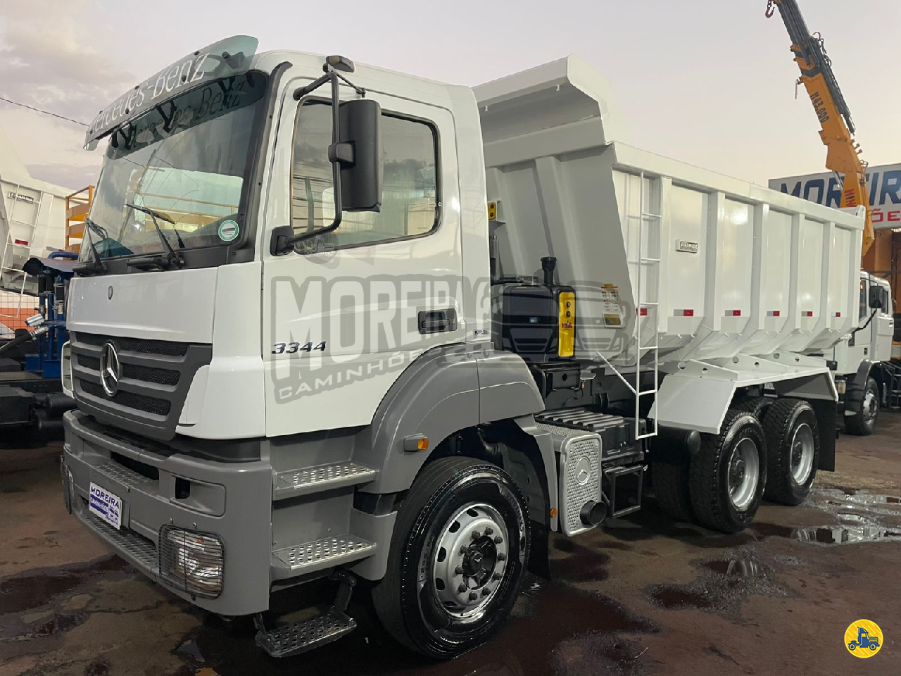 CAMINHAO MERCEDES-BENZ MB 3344 Caçamba Basculante Truck 6x4 Moreira Caminhões CRAVINHOS SÃO PAULO SP