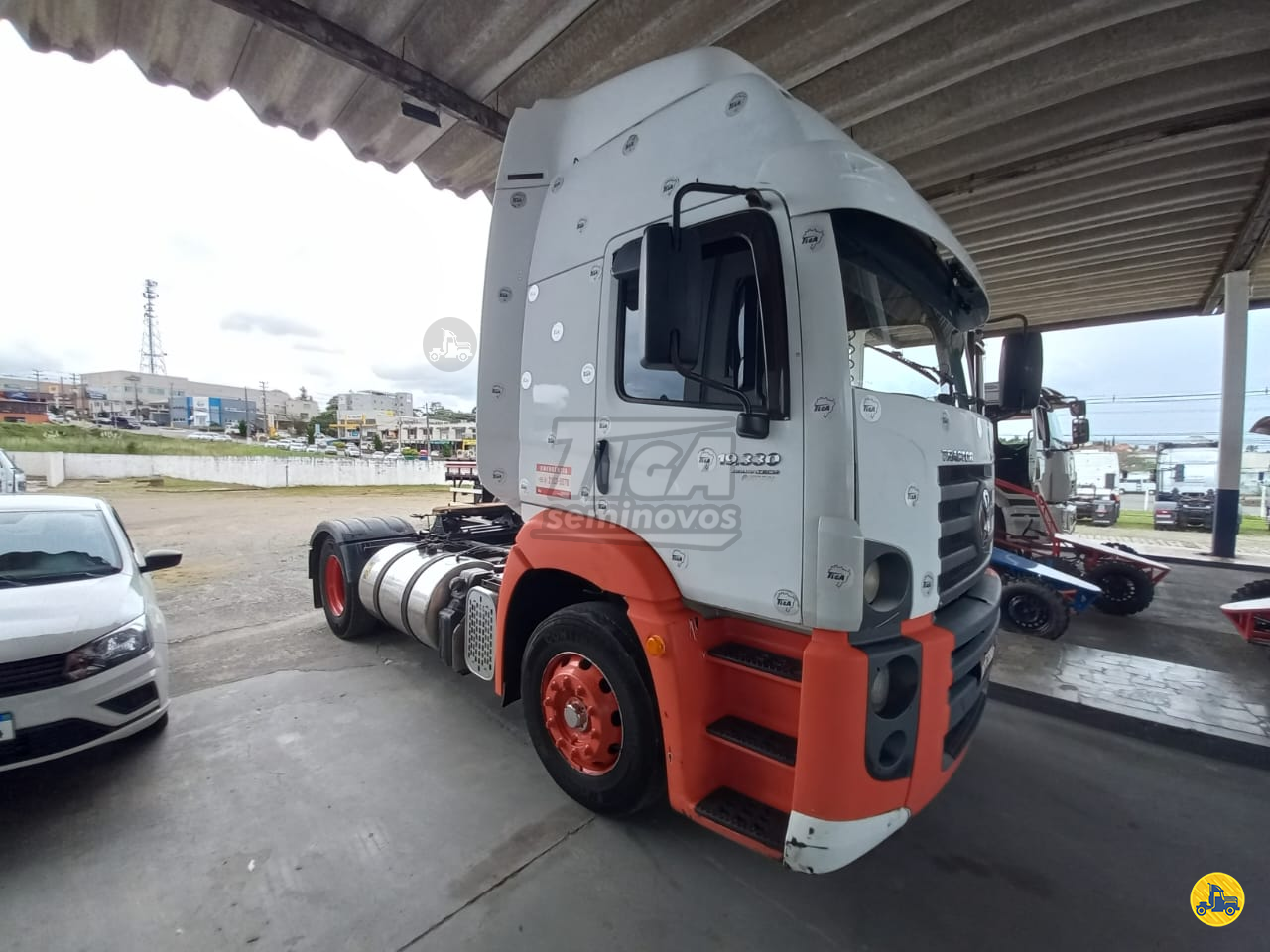 CAMINHAO VOLKSWAGEN VW 19330 Cavalo Mecânico Cavalo 4x2 TLGA Seminovos QUATRO BARRAS PARANÁ PR