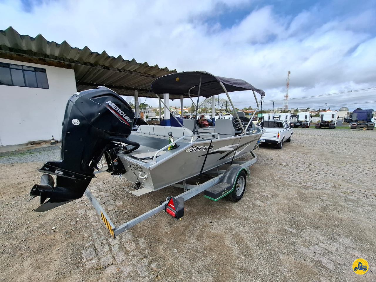 NAUTICO BARCO BARCO LANCHA TLGA Seminovos QUATRO BARRAS PARANÁ PR