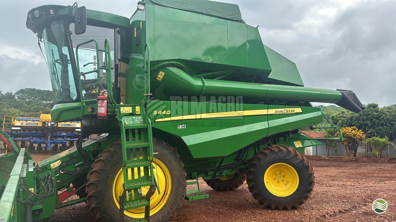 COLHEITADEIRA JOHN DEERE JOHN DEERE S440 BLM Agro PINDORAMA SÃO PAULO SP