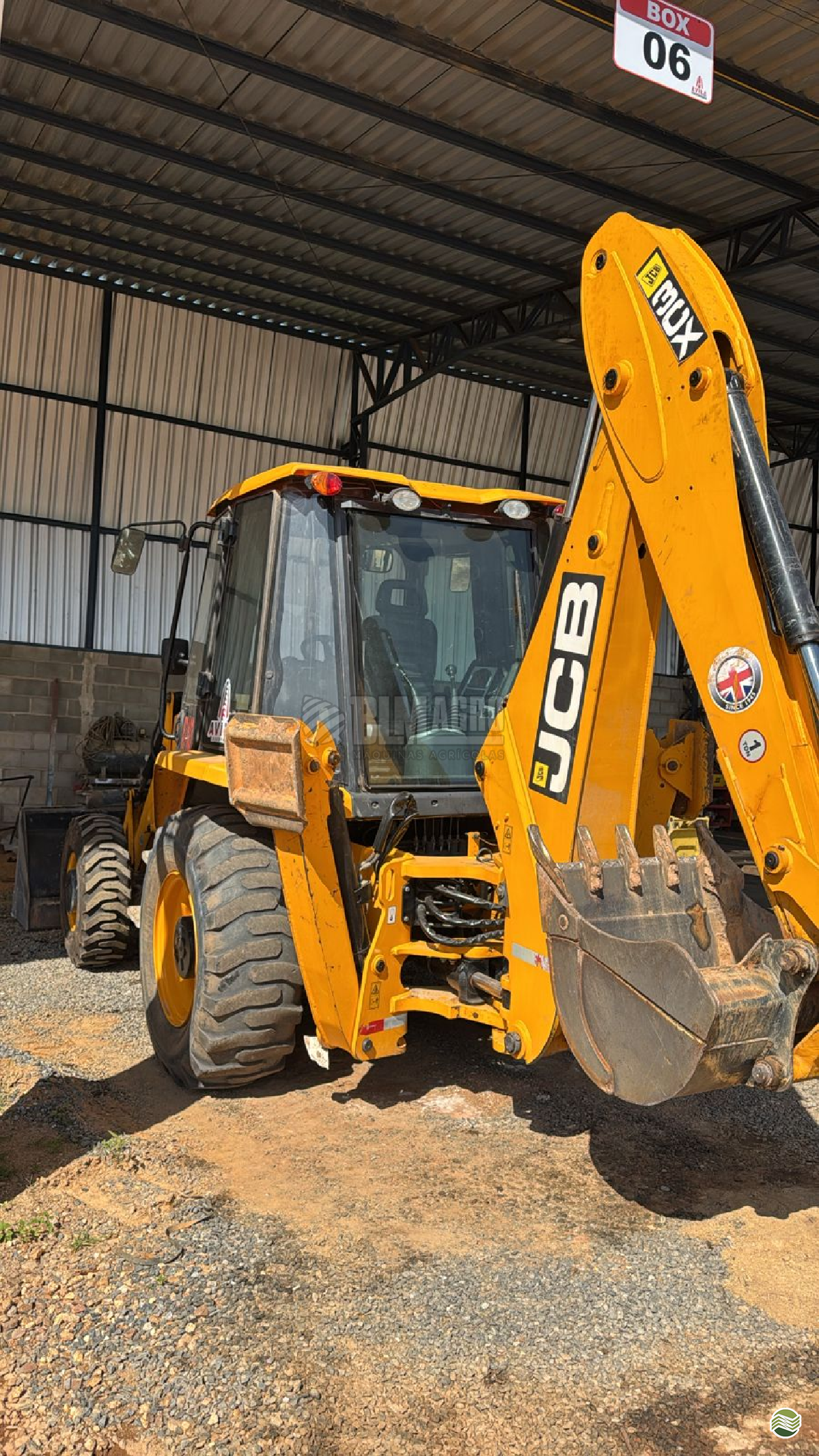 RETRO ESCAVADEIRA JCB 3CX Tração 4x4 BLM Agro PINDORAMA SÃO PAULO SP