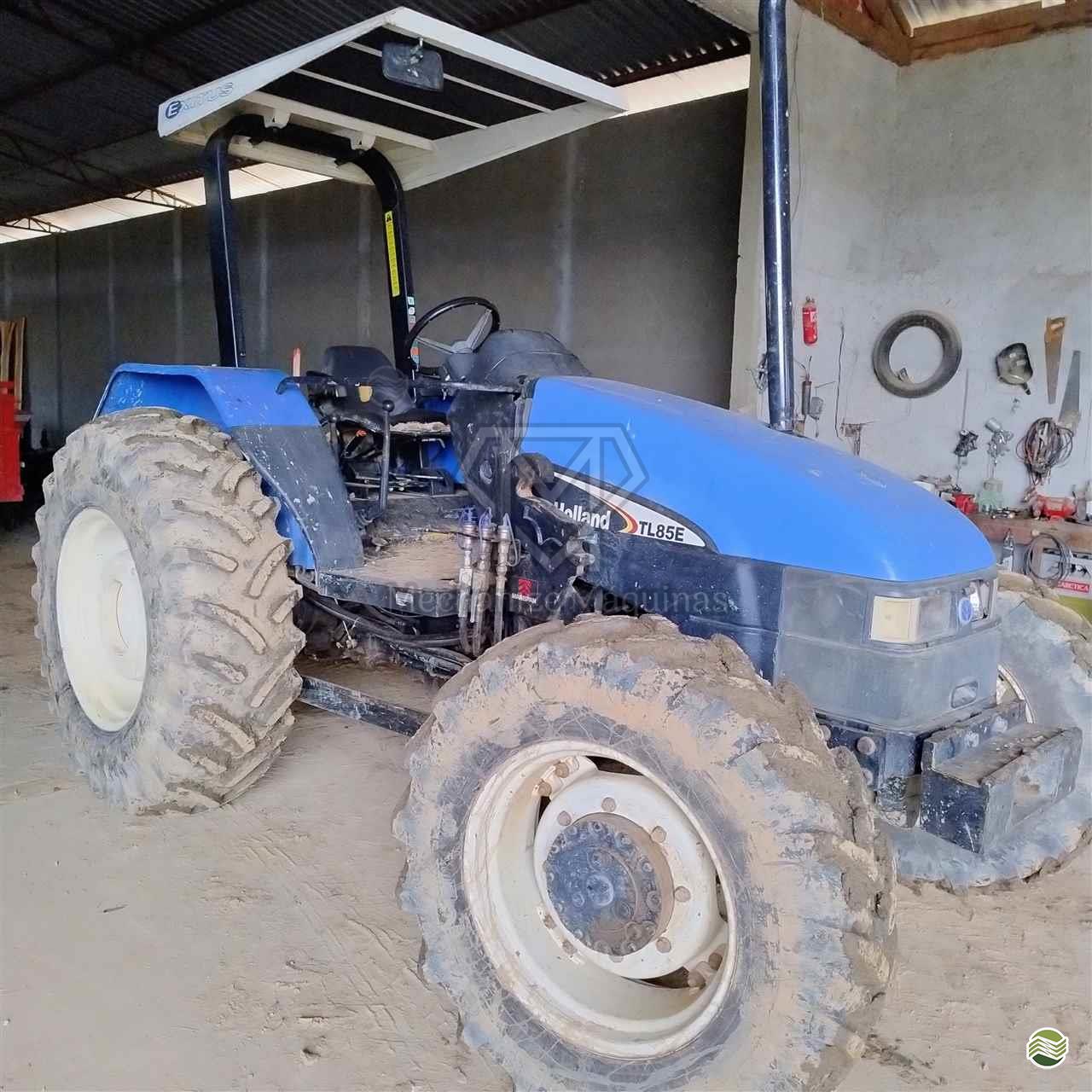 TRATOR NEW HOLLAND NEW TL 85 Tração 4x4 Mechanize Máquinas CURITIBA PARANÁ PR