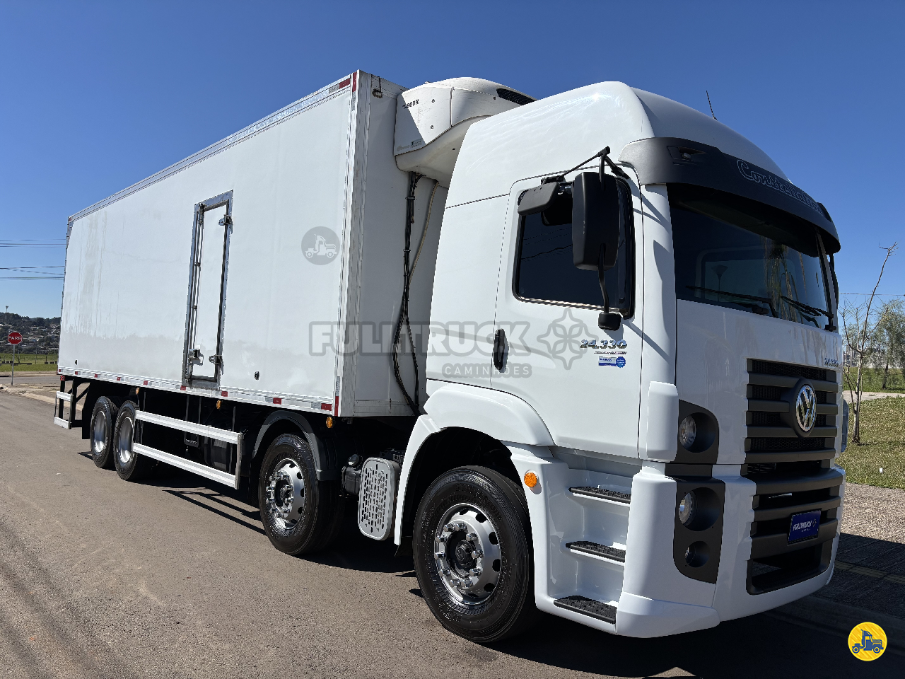CAMINHAO VOLKSWAGEN VW 24330 Baú Frigorífico BiTruck 8x2 FullTruck Caminhões PASSO FUNDO RIO GRANDE DO SUL RS