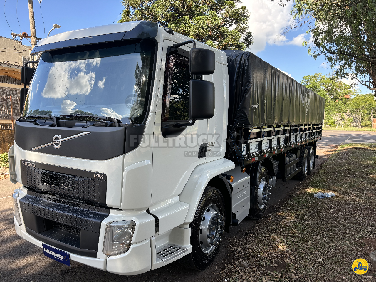 VOLVO VM 330 de FullTruck Caminhões