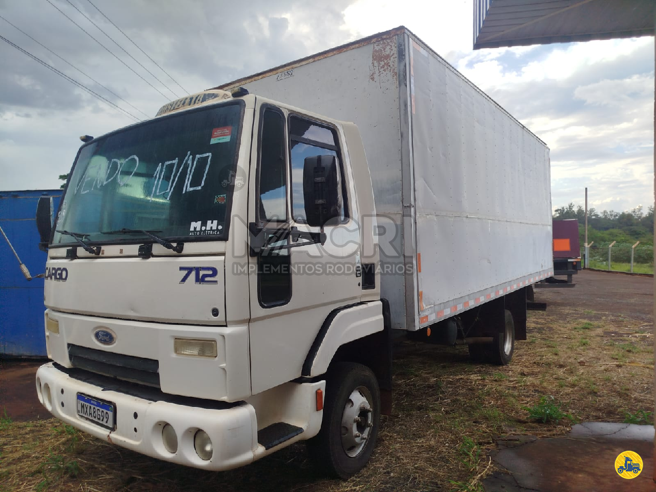 CAMINHAO FORD CARGO 712 Baú Furgão Toco 4x2 Macri Implementos Rodoviários - Librelato OURINHOS SÃO PAULO SP
