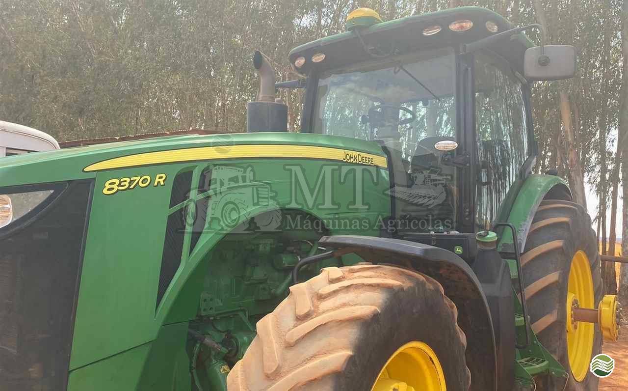 TRATOR JOHN DEERE JOHN DEERE 8370R
