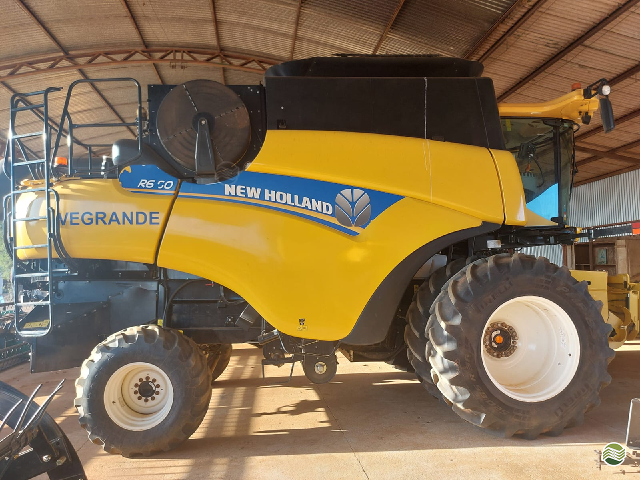 COLHEITADEIRA NEW HOLLAND CR 6.80 MT Máquinas Agrícolas CAMPO VERDE MATO GROSSO MT