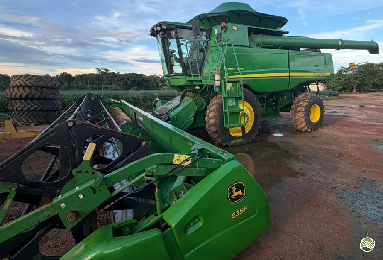 COLHEITADEIRA JOHN DEERE JOHN DEERE 9770 STS