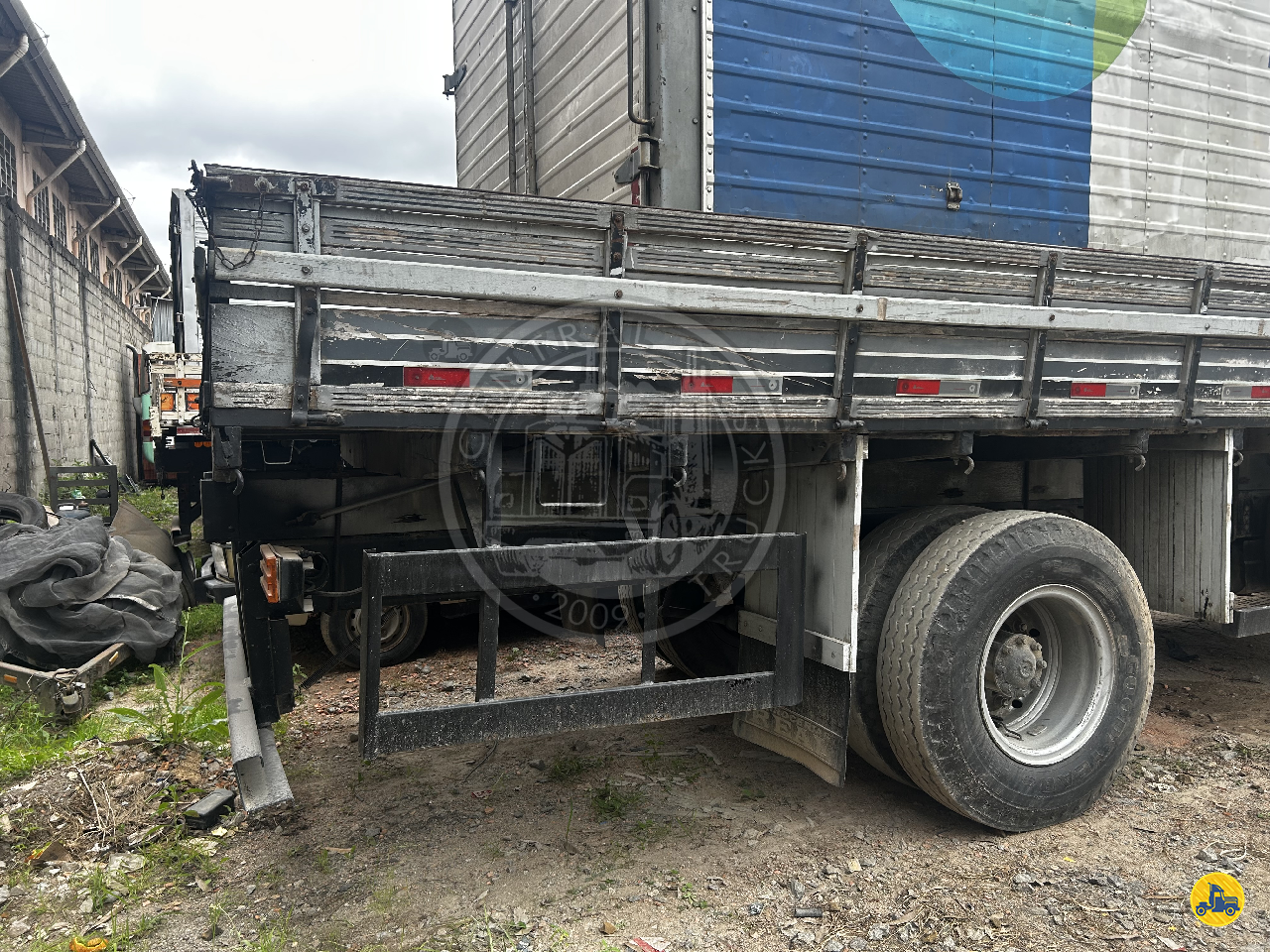 CARROCERIA SOBRE CHASSI  TOCO CARGA SECA Central Trucks  SAO PAULO SÃO PAULO SP