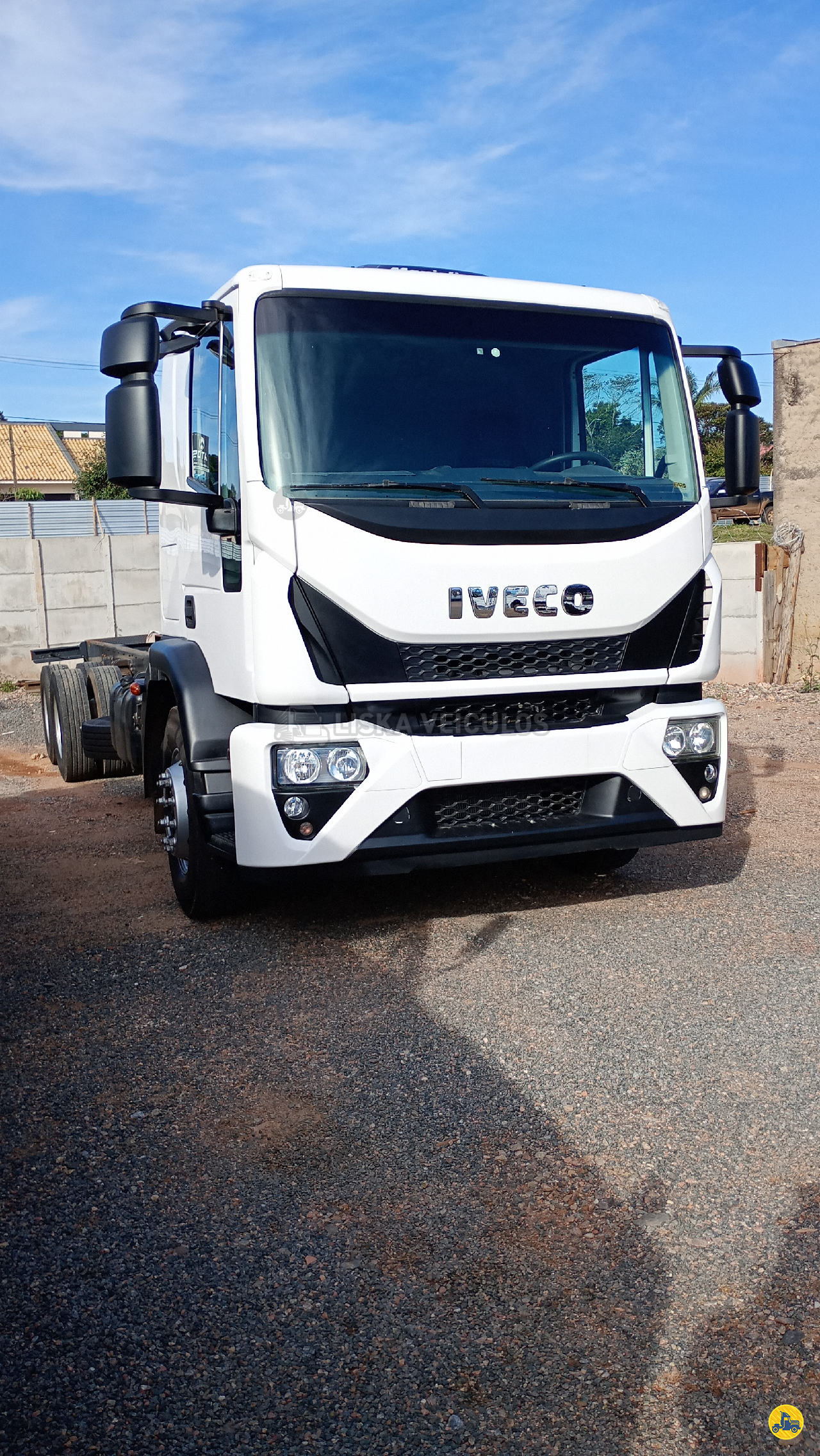 CAMINHAO IVECO TECTOR 240E30 Chassis Truck 6x2 Liska Veículos FAZENDA RIO GRANDE PARANÁ PR