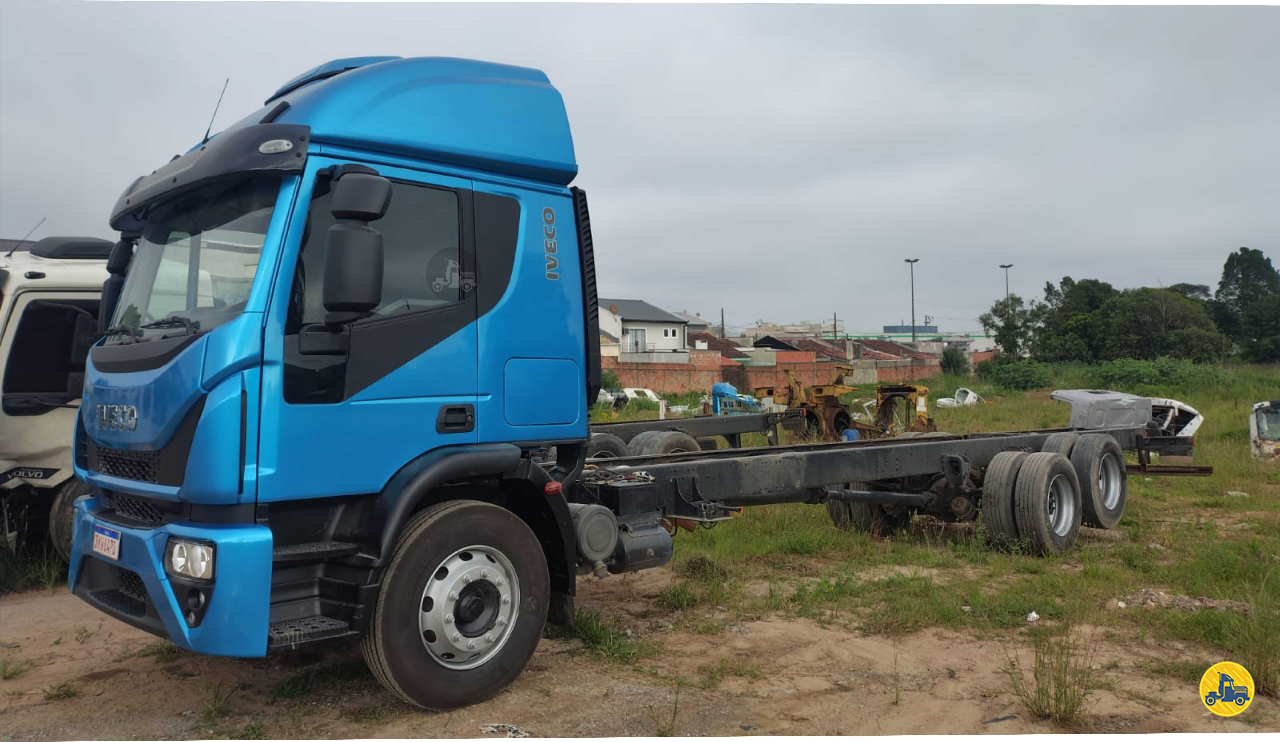 CAMINHAO IVECO TECTOR 240E30 Chassis Truck 6x2 Liska Veículos FAZENDA RIO GRANDE PARANÁ PR