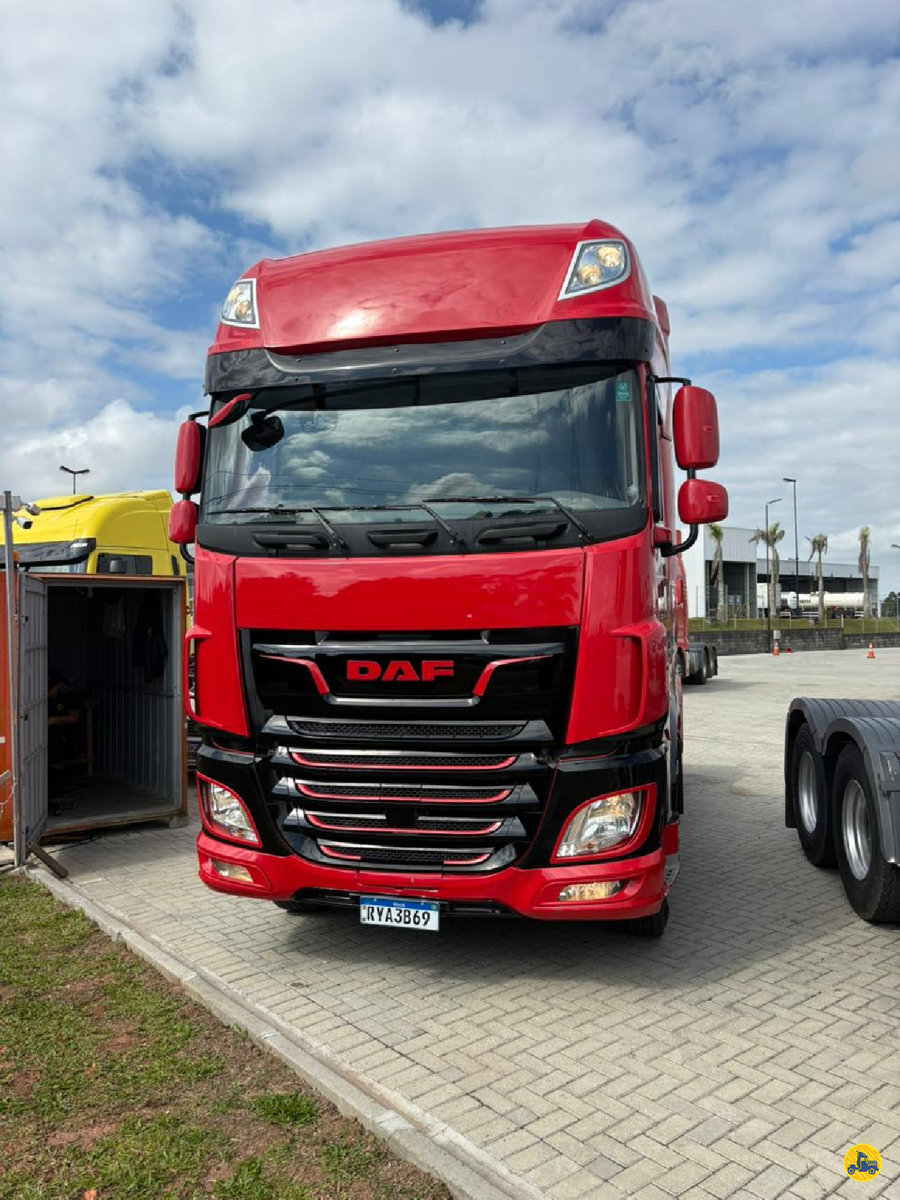 CAMINHAO DAF DAF XF FTT 530 Cavalo Mecânico Cavalo 6x4 DAF Barigui SJP SAO JOSE DOS PINHAIS PARANÁ PR