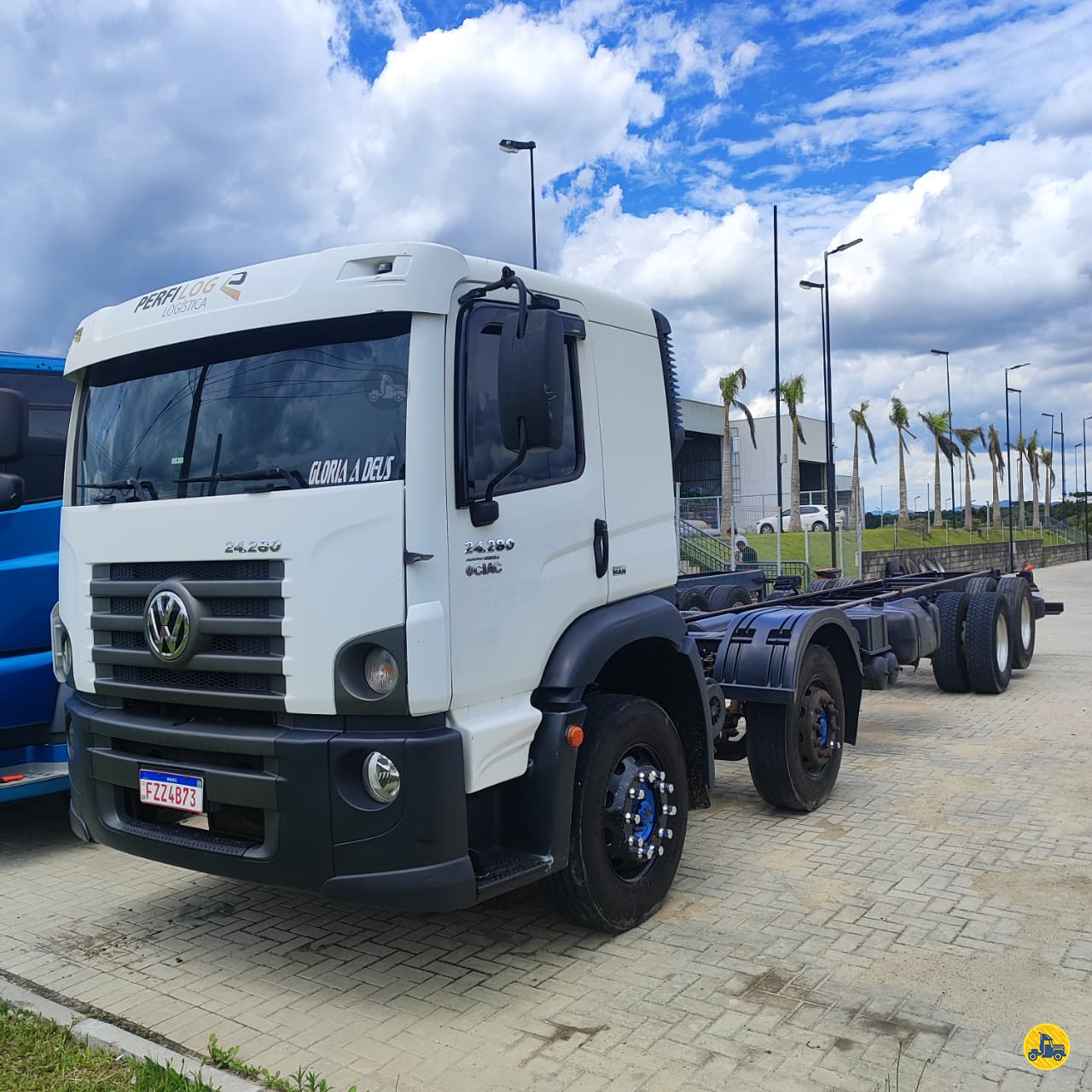 CAMINHAO VOLKSWAGEN VW 24280 Chassis BiTruck 8x2 DAF Barigui SJP SAO JOSE DOS PINHAIS PARANÁ PR