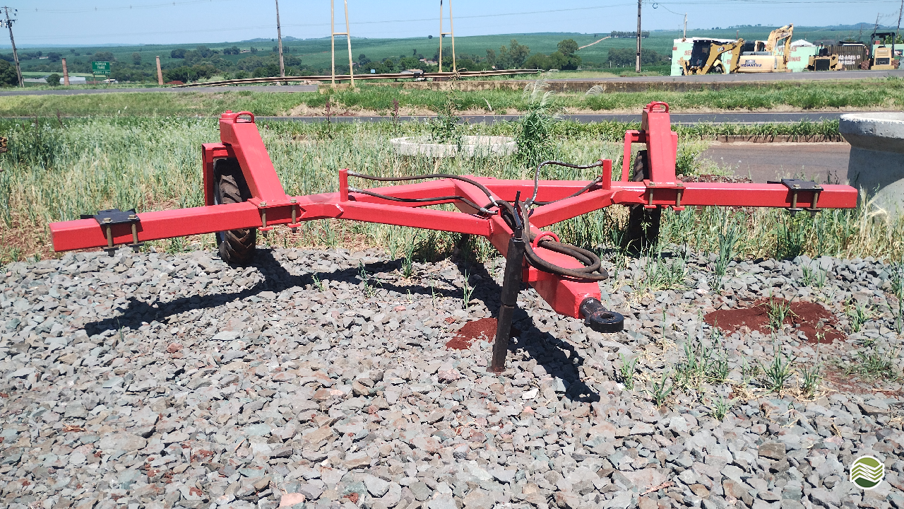 IMPLEMENTOS AGRICOLAS ACOPLAMENTO TANDEM TANDEM 2 PLANTADEIRAS CLM Máquinas Agrícolas FLORESTA PARANÁ PR