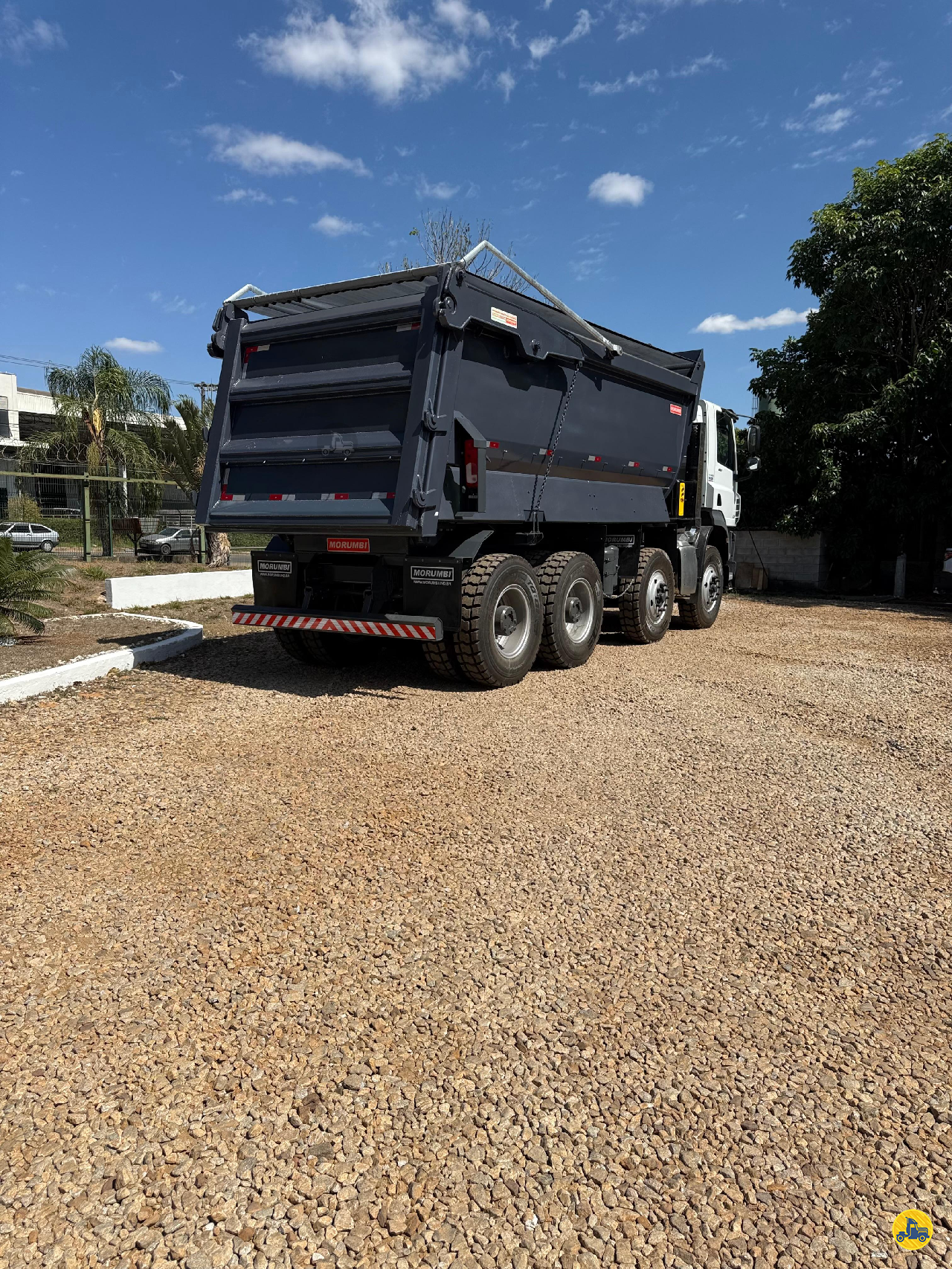 CARROCERIA SOBRE CHASSI  TRUCK BASCULANTE Primos Implementos - Morumbi GOIANIA GOIAS GO