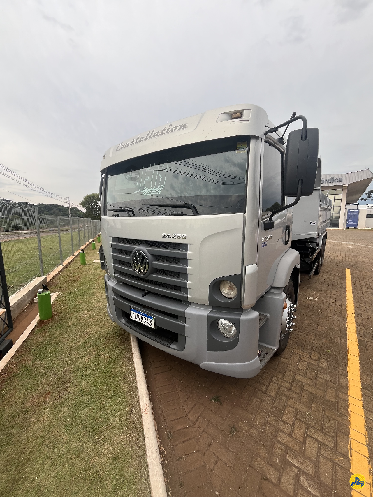 CAMINHAO VOLKSWAGEN VW 24250 Caçamba Basculante Truck 6x2 Pátio 43 ARAPONGAS PARANÁ PR