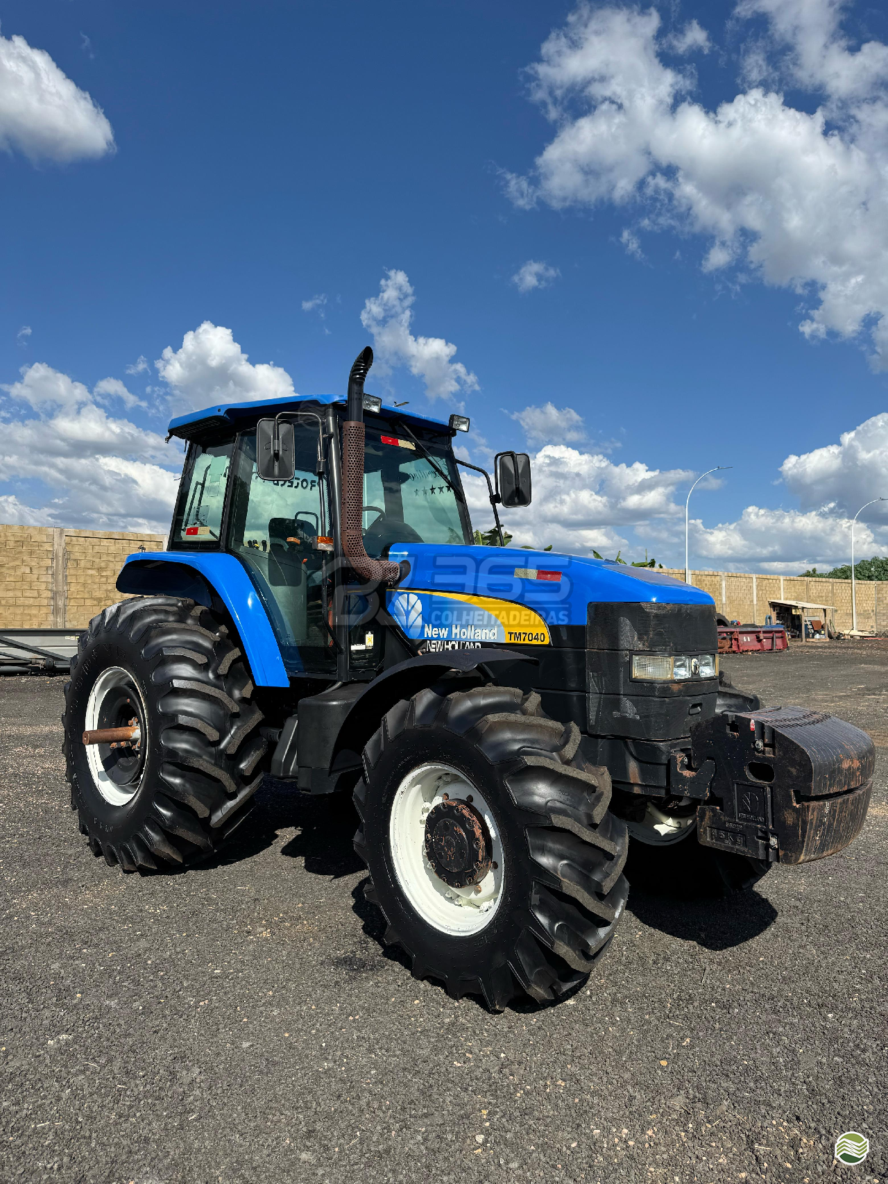 TRATOR NEW HOLLAND NEW TM 7040 Tração 4x4 BR 365 Colheitadeiras PATROCINIO MINAS GERAIS MG