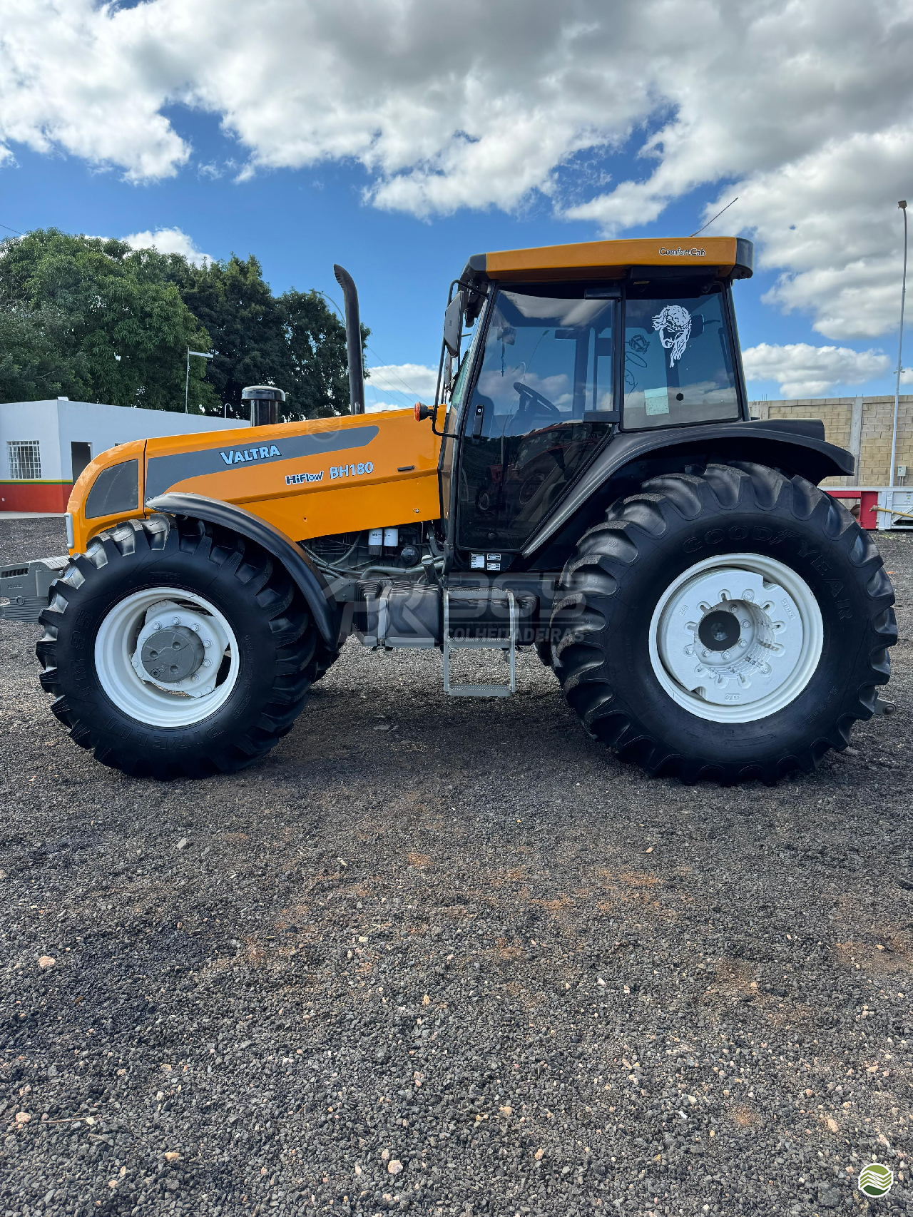 TRATOR VALTRA VALTRA BH 180 Tração 4x4 BR 365 Colheitadeiras PATROCINIO MINAS GERAIS MG