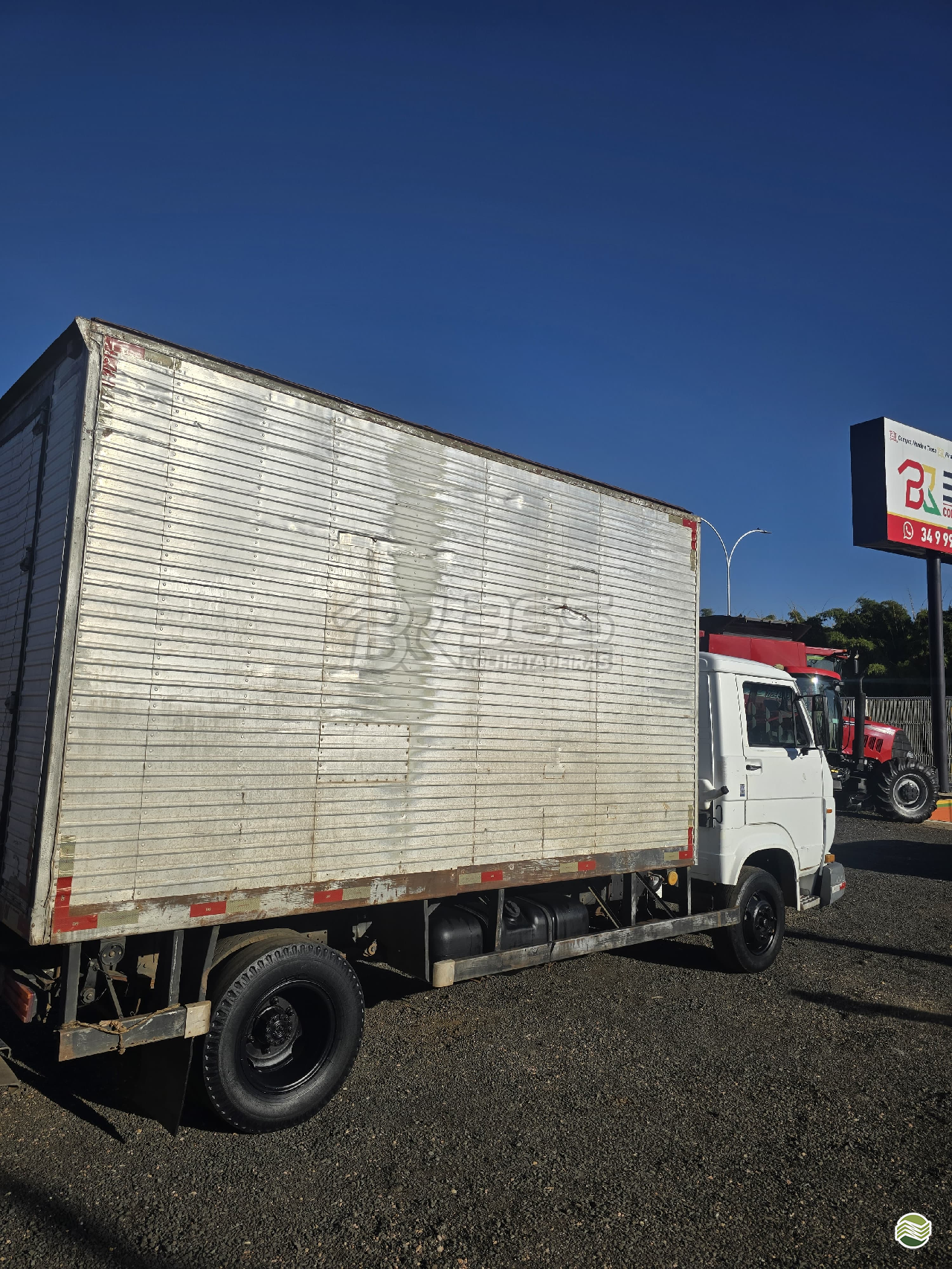 CAMINHAO VOLKSWAGEN VW 7110 Baú Frigorífico 3/4 4x2 BR 365 Colheitadeiras PATROCINIO MINAS GERAIS MG