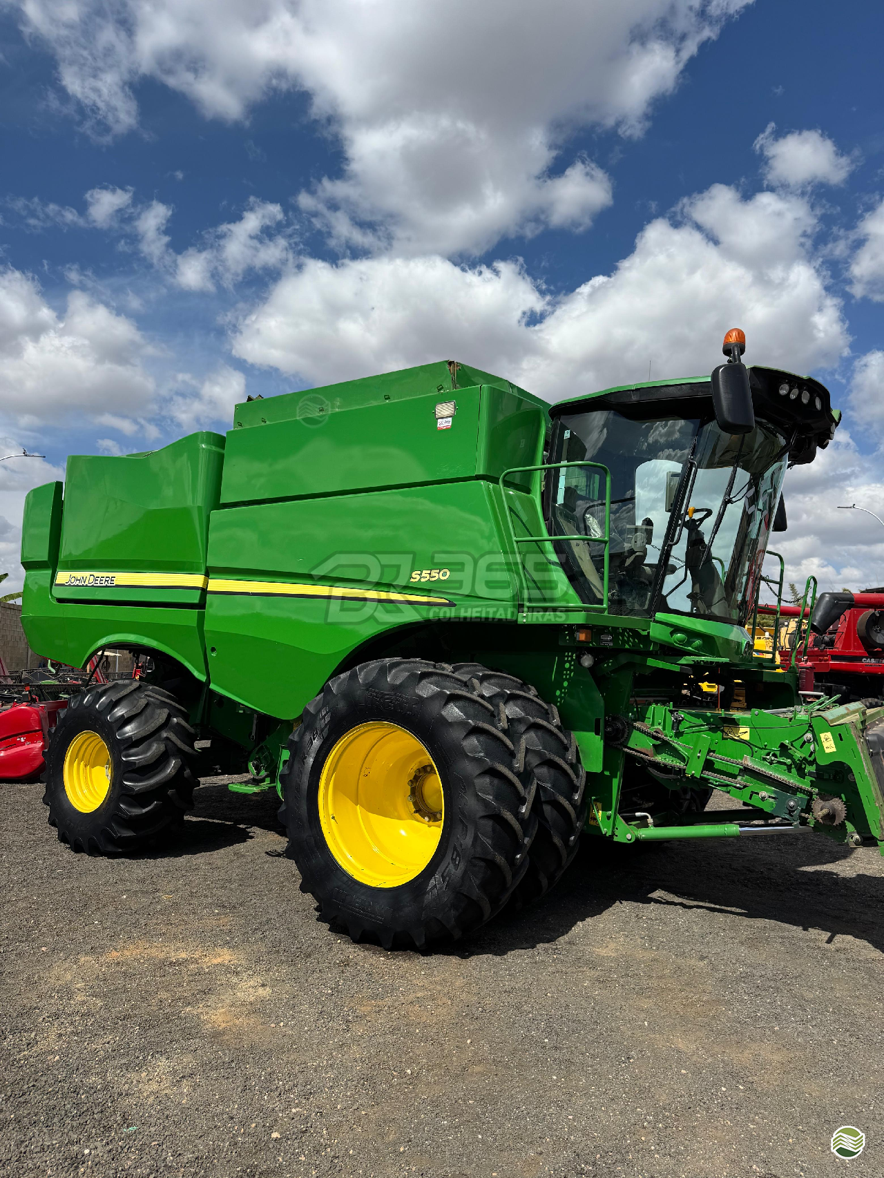 COLHEITADEIRA JOHN DEERE JOHN DEERE S550 BR 365 Colheitadeiras PATROCINIO MINAS GERAIS MG