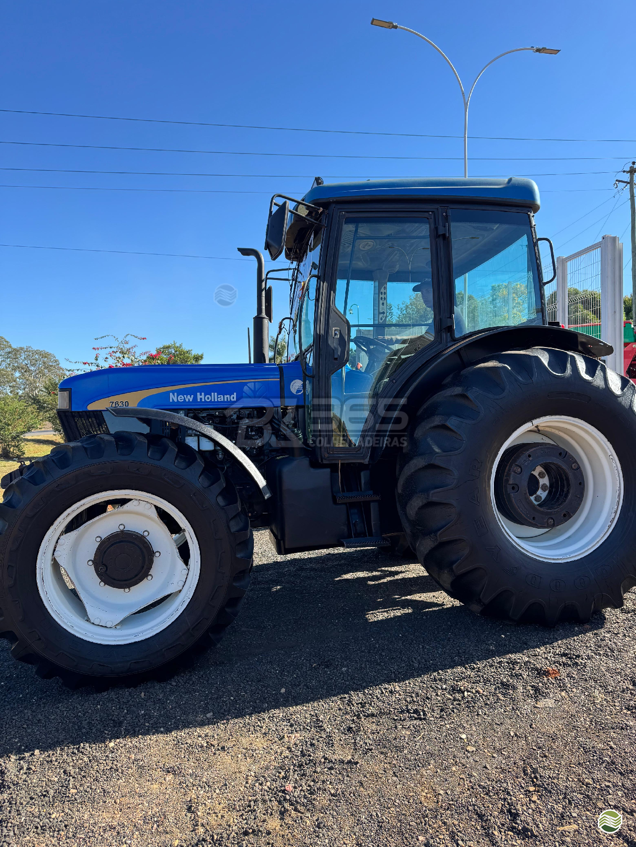 TRATOR NEW HOLLAND NEW 7630 Tração 4x4 BR 365 Colheitadeiras PATROCINIO MINAS GERAIS MG
