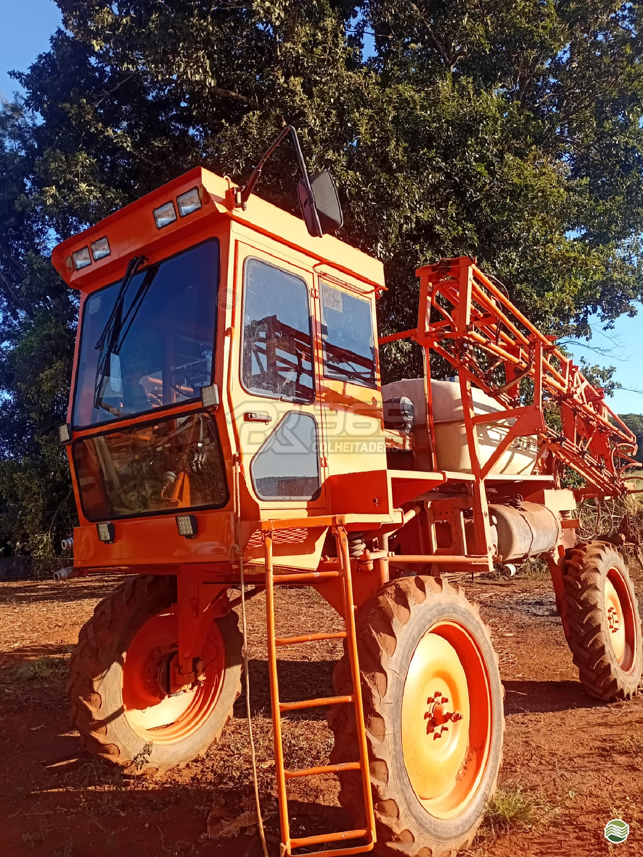 PULVERIZADOR JACTO UNIPORT 2000 BR 365 Colheitadeiras PATROCINIO MINAS GERAIS MG