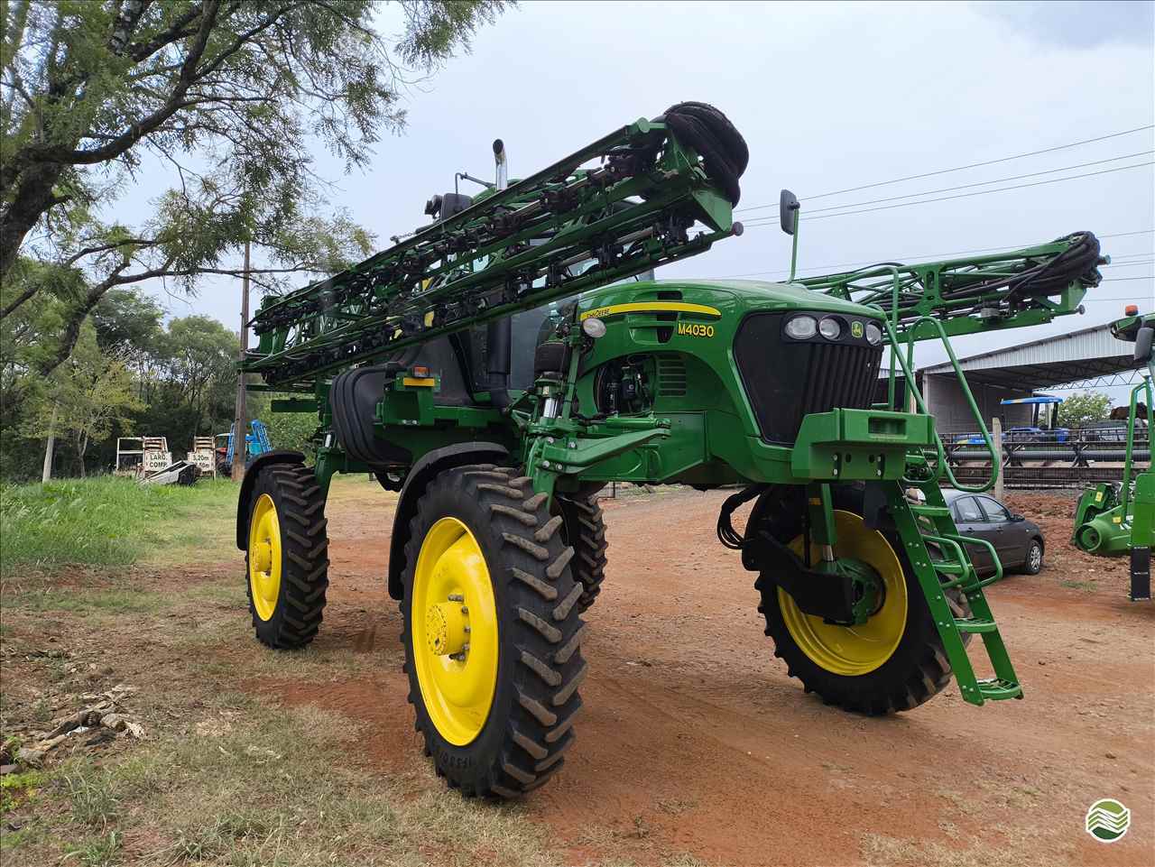 PULVERIZADOR JOHN DEERE JOHN DEERE M4030 Tração 4x4 Maquinauto Máquinas e Peças SANTA ROSA RIO GRANDE DO SUL RS
