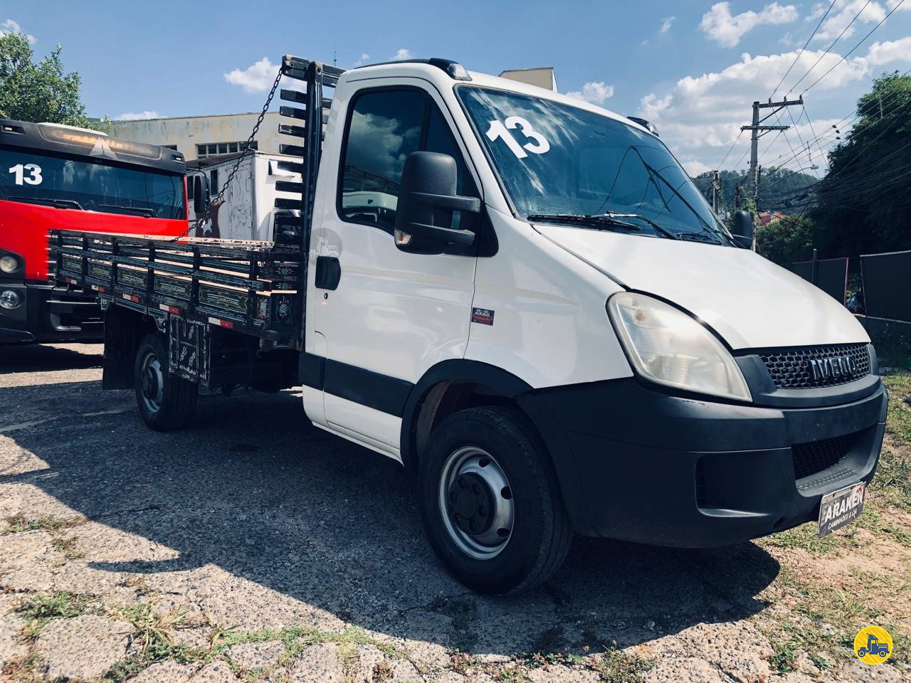 CAMINHAO IVECO DAILY 35s14 Carga Seca 3/4 4x2 Araken Caminhões e Cia CAJAMAR SÃO PAULO SP