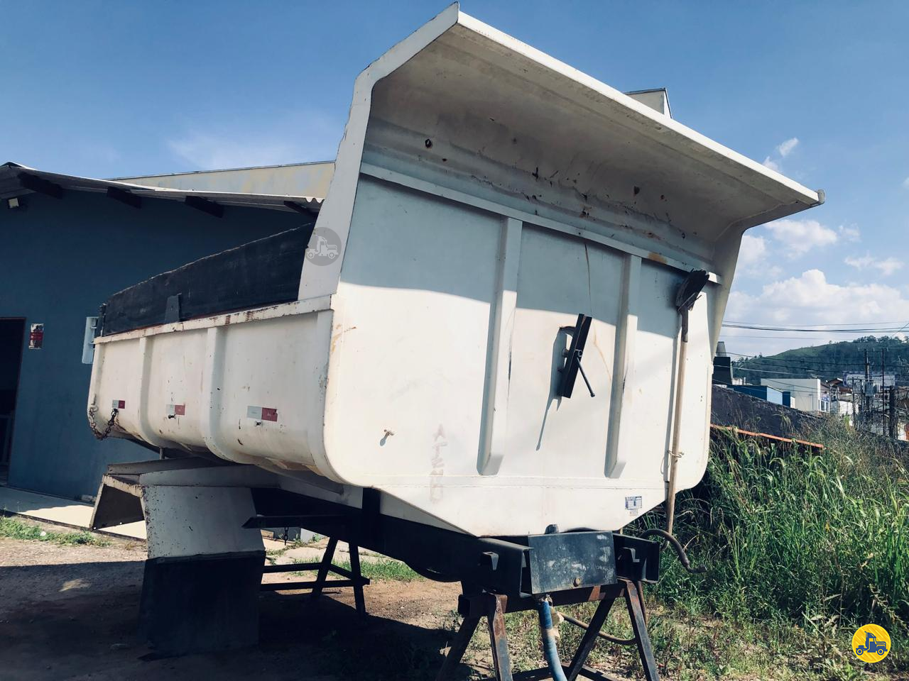 CARROCERIA SOBRE CHASSI  TOCO CACAMBA ESTACIONARIA Araken Caminhões e Cia CAJAMAR SÃO PAULO SP