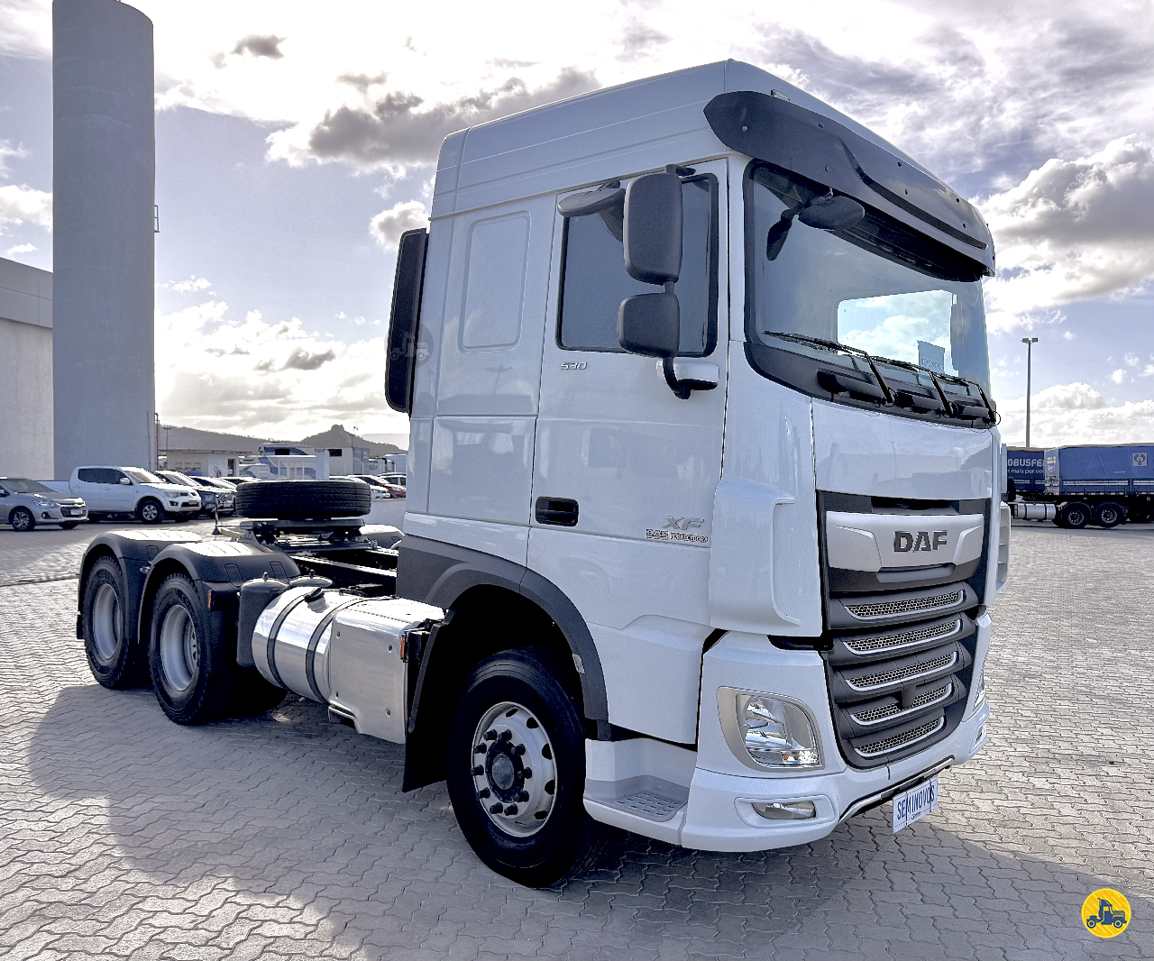 CAMINHAO DAF DAF XF FTT 530 Cavalo Mecânico Cavalo 6x4 DAF Fornecedora Seminovos ITAITINGA CEARÁ CE