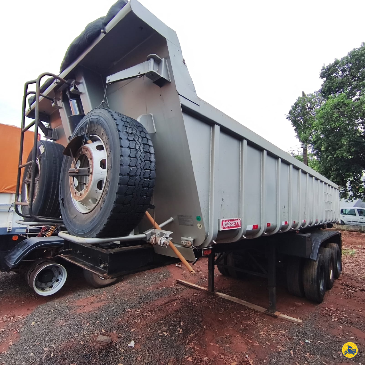 CARRETA SEMI-REBOQUE BASCULANTE MF Caminhões UBERLANDIA MINAS GERAIS MG