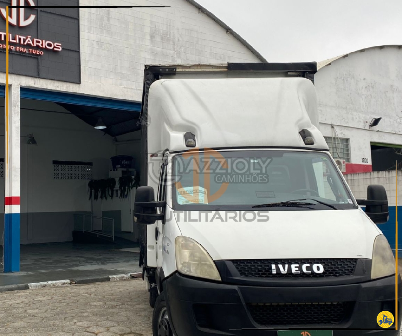 CAMINHAO IVECO DAILY 35s14 Baú Sider 3/4 4x2 Azzioly Caminhões MOGI DAS CRUZES SÃO PAULO SP