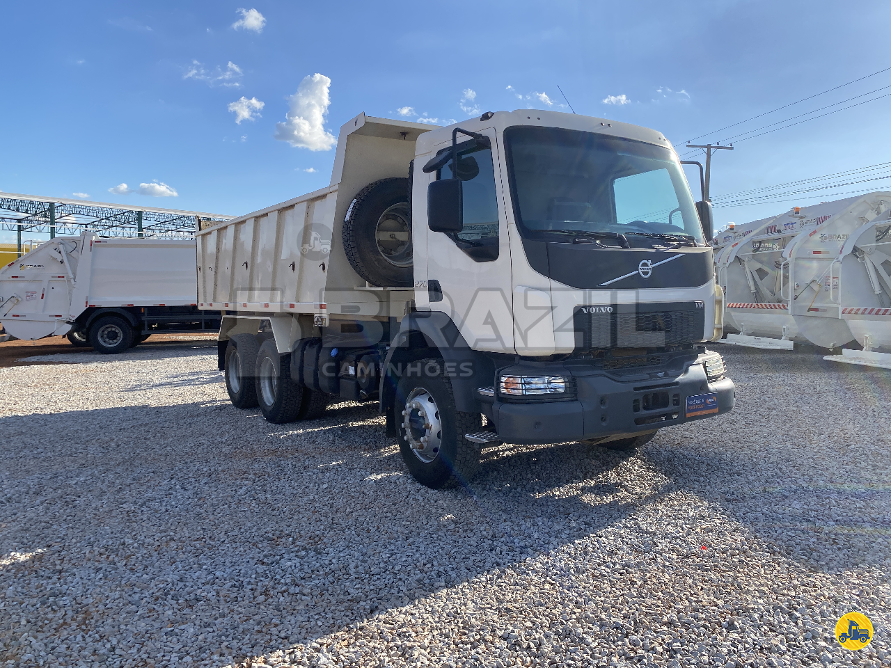 CAMINHAO VOLVO VOLVO VM 270 Caçamba Basculante Truck 6x4 Brazil Implementos GOIANIA GOIAS GO