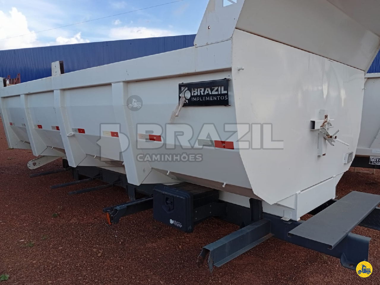 CARROCERIA SOBRE CHASSI  TRUCK BASCULANTE Brazil Implementos GOIANIA GOIAS GO