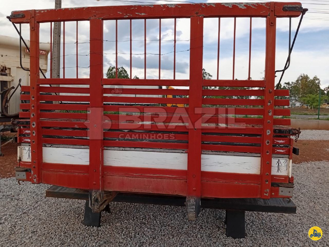 CARROCERIA SOBRE CHASSI  TRUCK CARGA SECA Brazil Implementos GOIANIA GOIAS GO