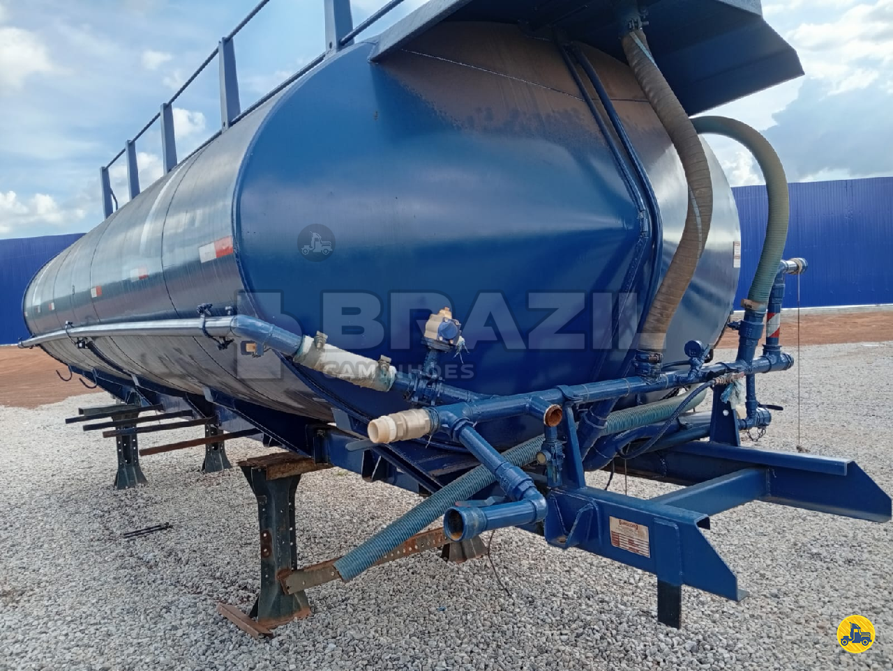 CARROCERIA SOBRE CHASSI  TRUCK TANQUE PIPA Brazil Implementos GOIANIA GOIAS GO