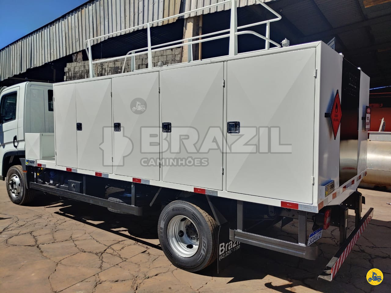 CARROCERIA SOBRE CHASSI  TRUCK COMBOIO Brazil Implementos GOIANIA GOIAS GO