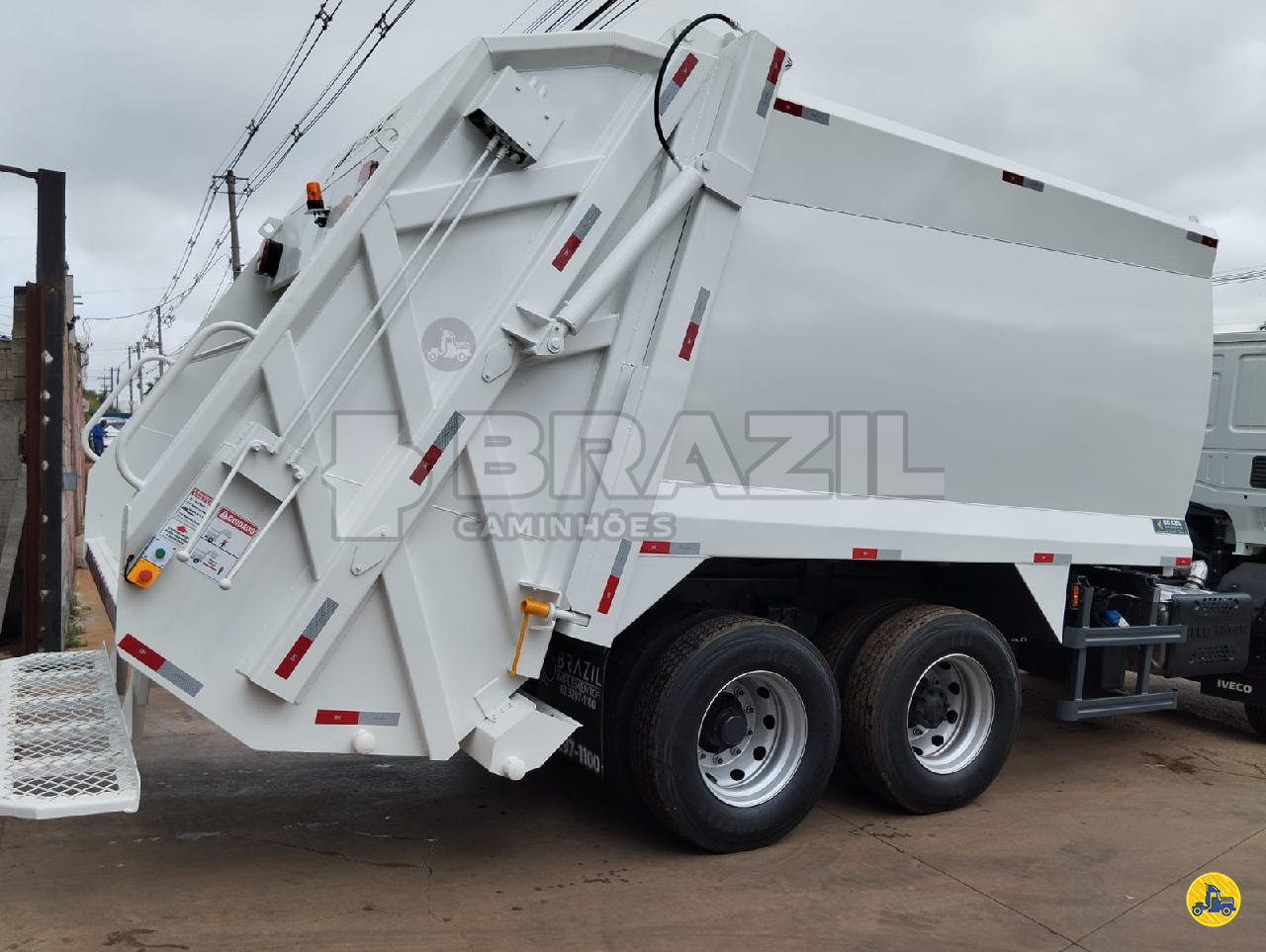 COLETOR LIXO de Brazil Implementos