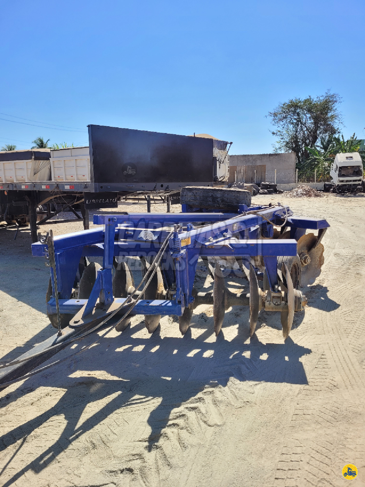 IMPLEMENTOS AGRICOLAS GRADE ARADORA ARADORA 16 DISCOS Carretas & Rebocks  GOIANIA GOIAS GO