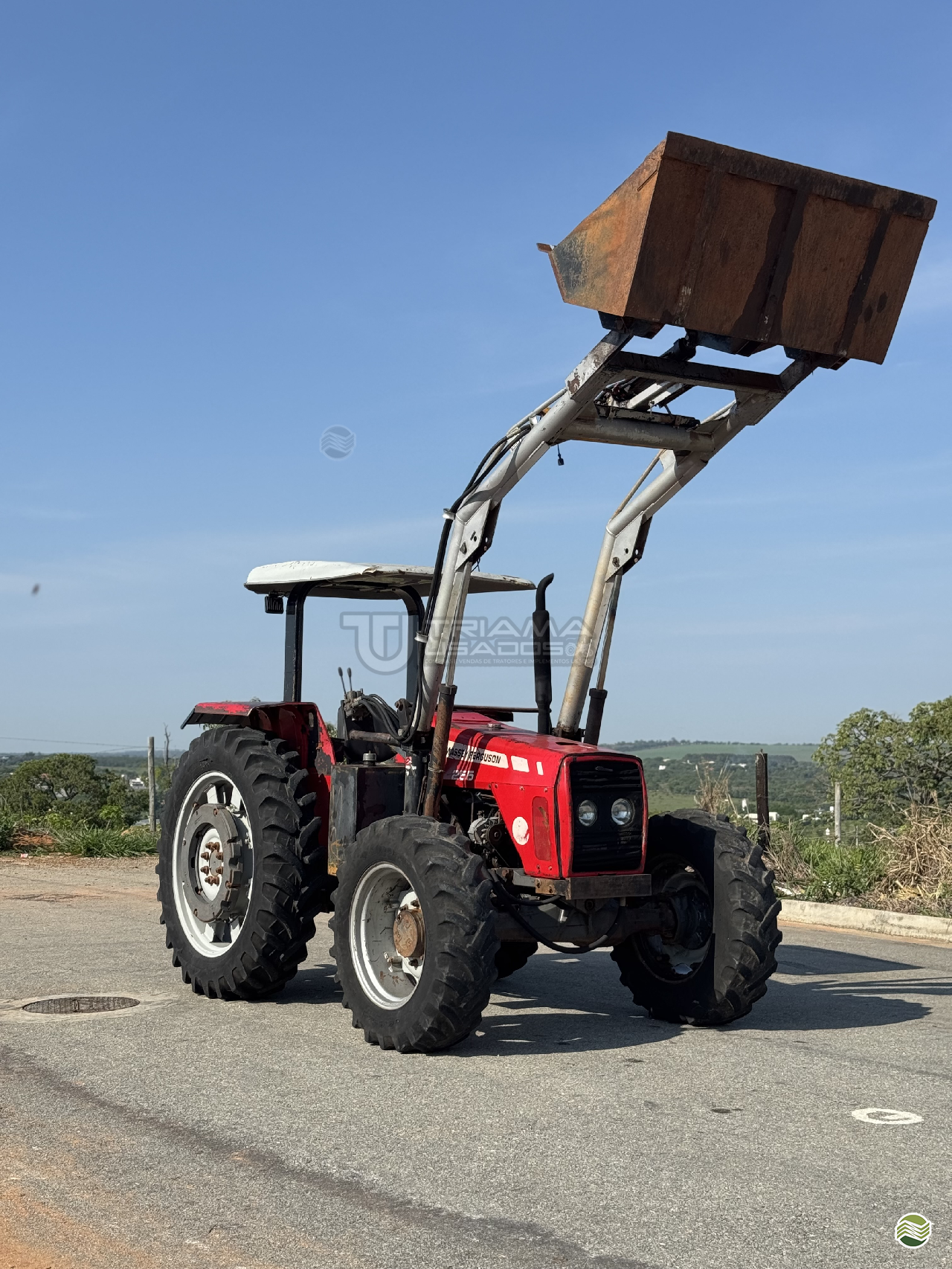 TRATOR MASSEY FERGUSON MF 255 Tração 4x4 Triama Usados BOM DESPACHO MINAS GERAIS MG