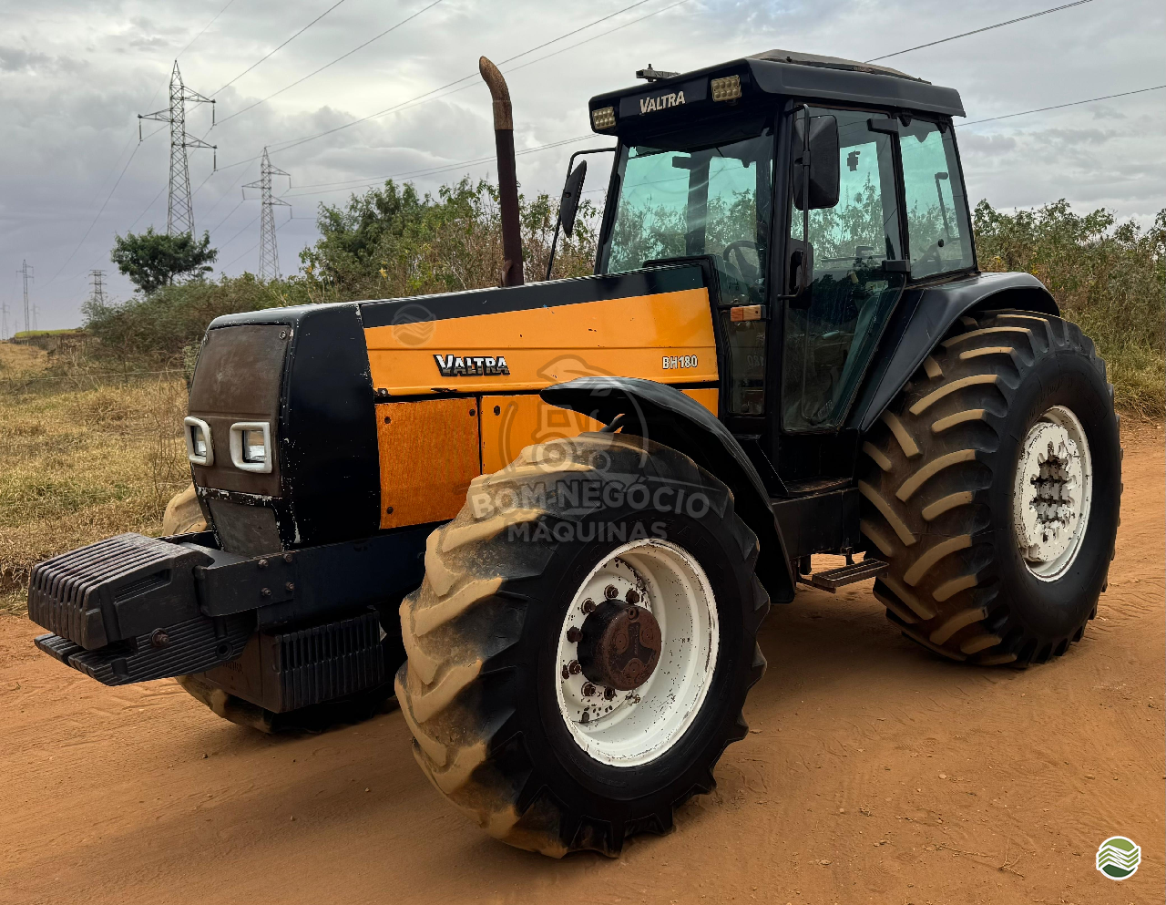 TRATOR VALTRA VALTRA BH 180 Tração 4x4 Bom Negócio Máquinas MONTE CARMELO MINAS GERAIS MG