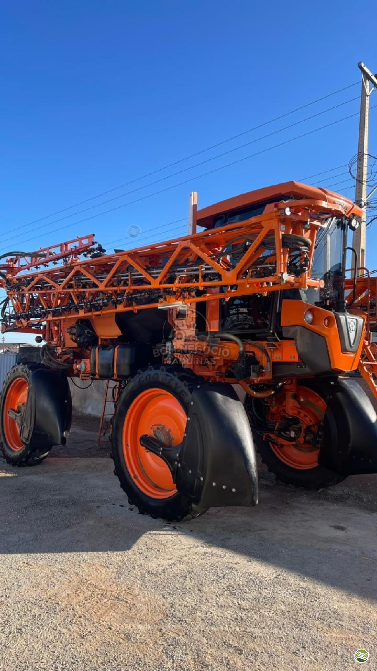 PULVERIZADOR JACTO UNIPORT 3030 Tração 4x4 Bom Negócio Máquinas MONTE CARMELO MINAS GERAIS MG