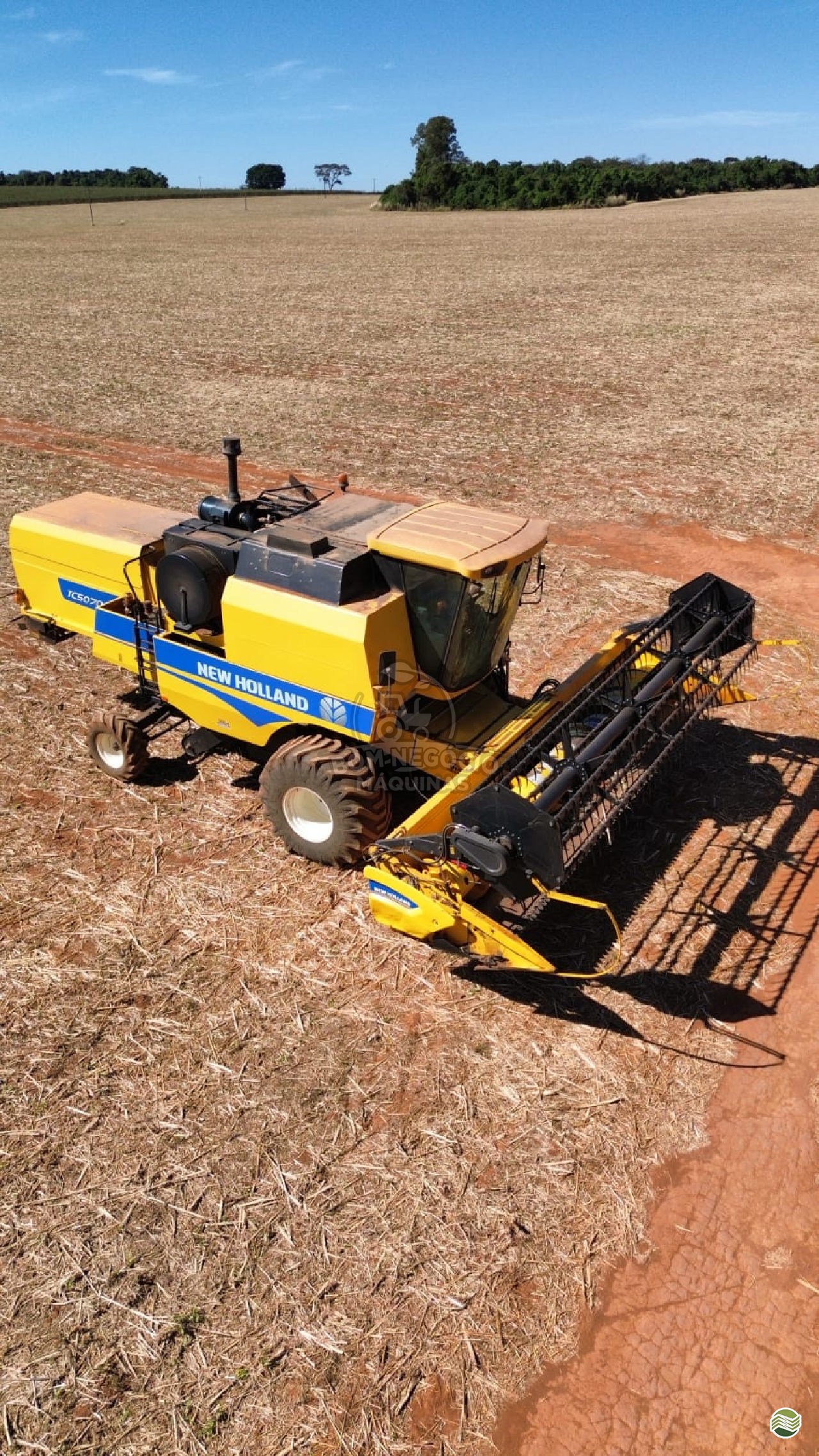 COLHEITADEIRA NEW HOLLAND TC 5070 Bom Negócio Máquinas MONTE CARMELO MINAS GERAIS MG