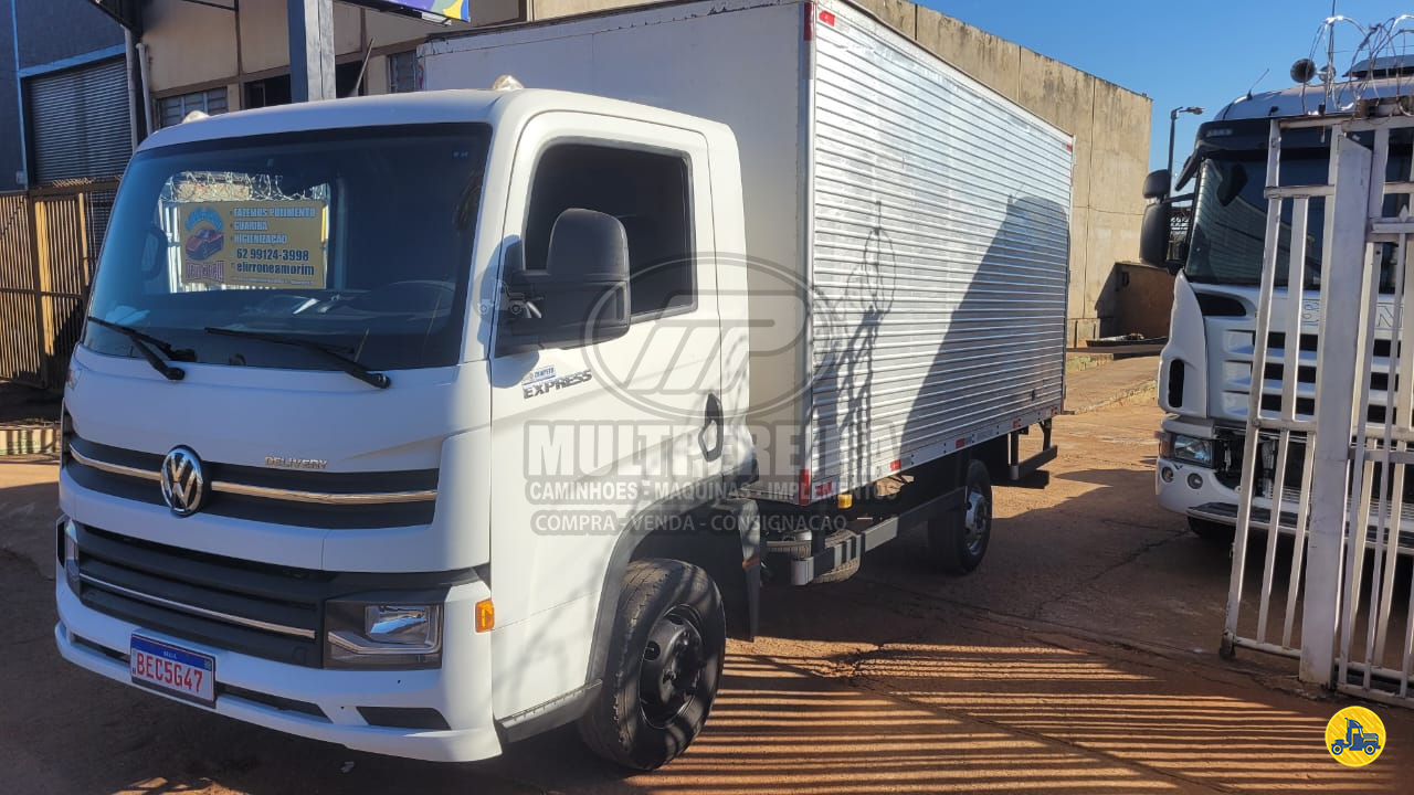 CAMINHAO VOLKSWAGEN DELIVERY EXPRESS Baú Furgão 3/4 4x2 Multpereira Caminhões GOIANIA GOIAS GO