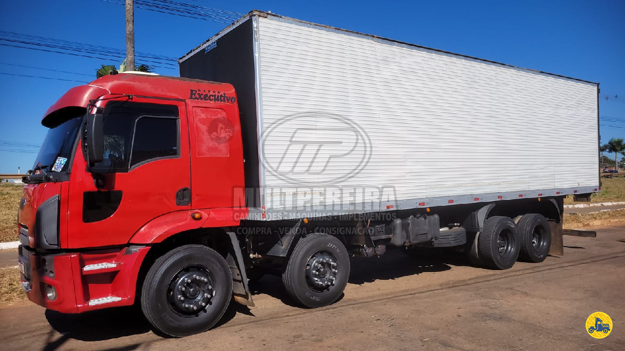CAMINHAO FORD CARGO 2428 Baú Furgão BiTruck 8x2 Multpereira Caminhões GOIANIA GOIAS GO
