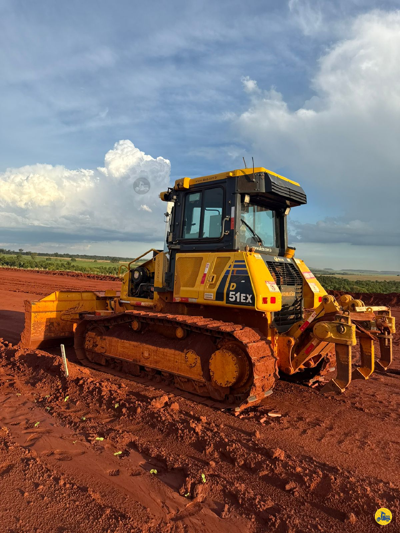 TRATOR ESTEIRA KOMATSU D51-EX Multpereira Caminhões GOIANIA GOIAS GO