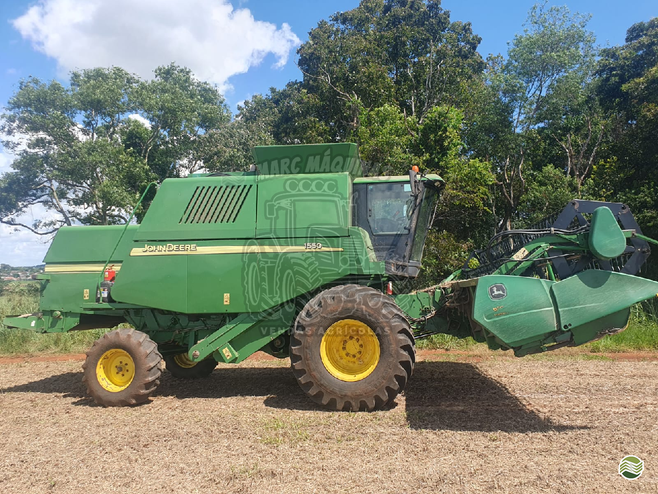 COLHEITADEIRA JOHN DEERE JOHN DEERE 1550 Marc Máquinas NOVO ITACOLOMI PARANÁ PR