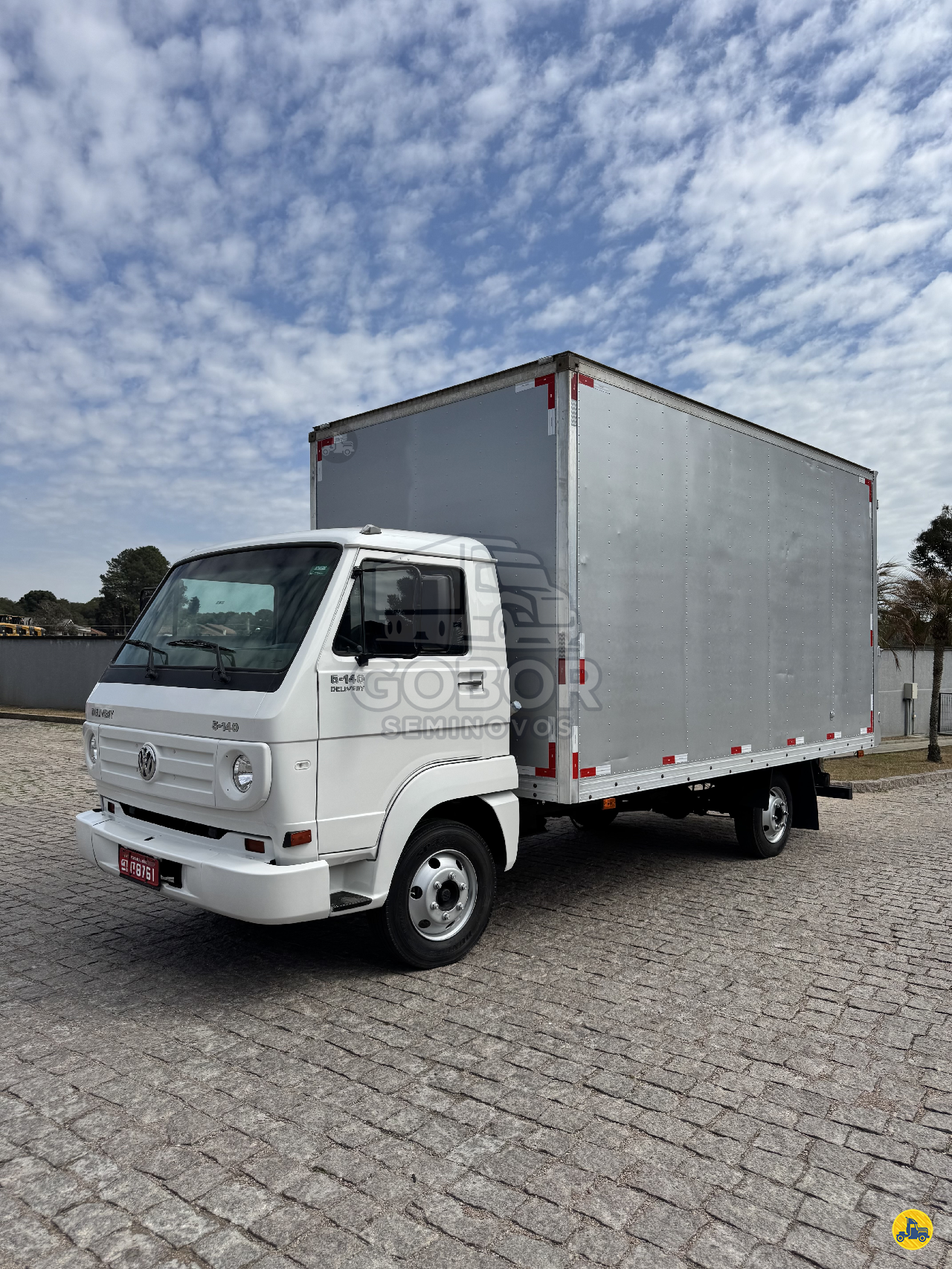 CAMINHAO VOLKSWAGEN VW 5140 Baú Furgão 3/4 4x2 Gobor Seminovos CAMPO LARGO PARANÁ PR