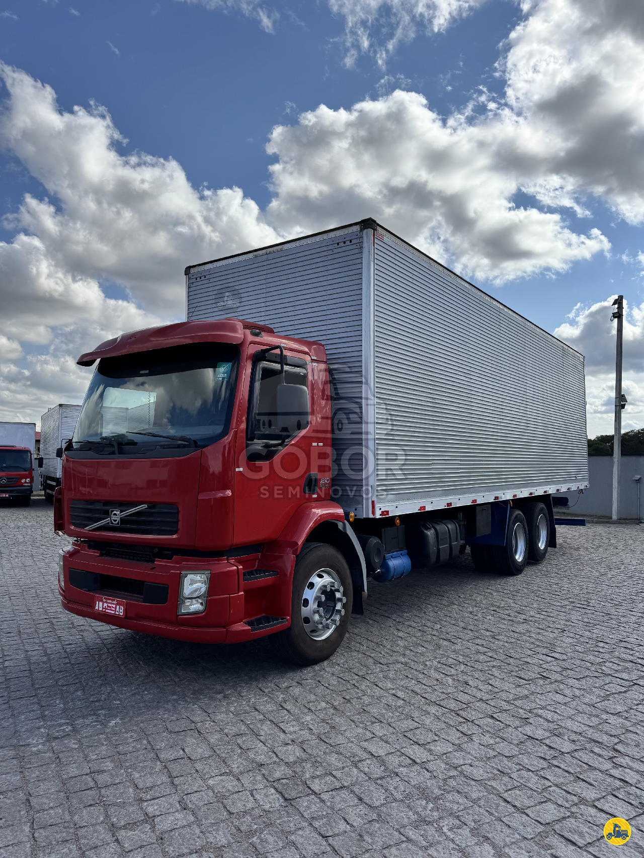 VOLVO VM 210 de Gobor Seminovos