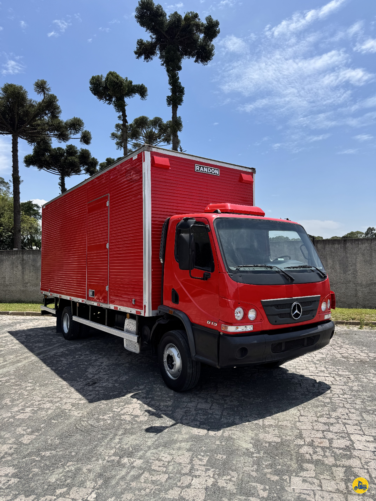 CAMINHAO MERCEDES-BENZ MB 815 Baú Furgão 3/4 4x2 Gobor Seminovos CAMPO LARGO PARANÁ PR